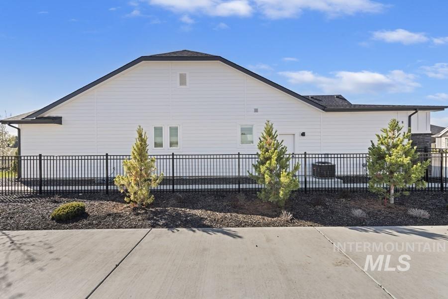 280 N Boulder Ridge Way, Eagle, Idaho 83616, 4 Bedrooms, 3 Bathrooms, Residential For Sale, Price $1,090,000, 98980037