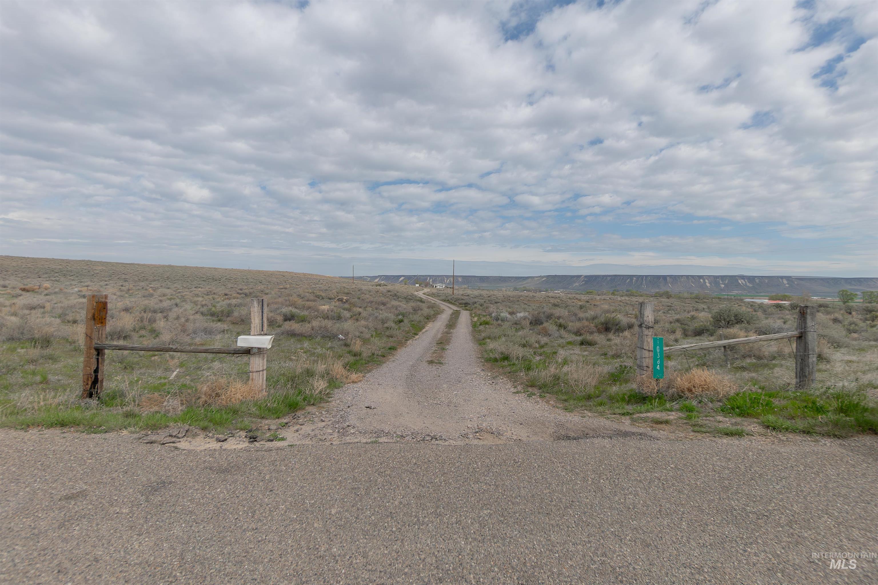 10384 China Ditch Rd, Melba, Idaho 83641, 2 Bedrooms, 2 Bathrooms, Residential For Sale, Price $360,000, 98980041