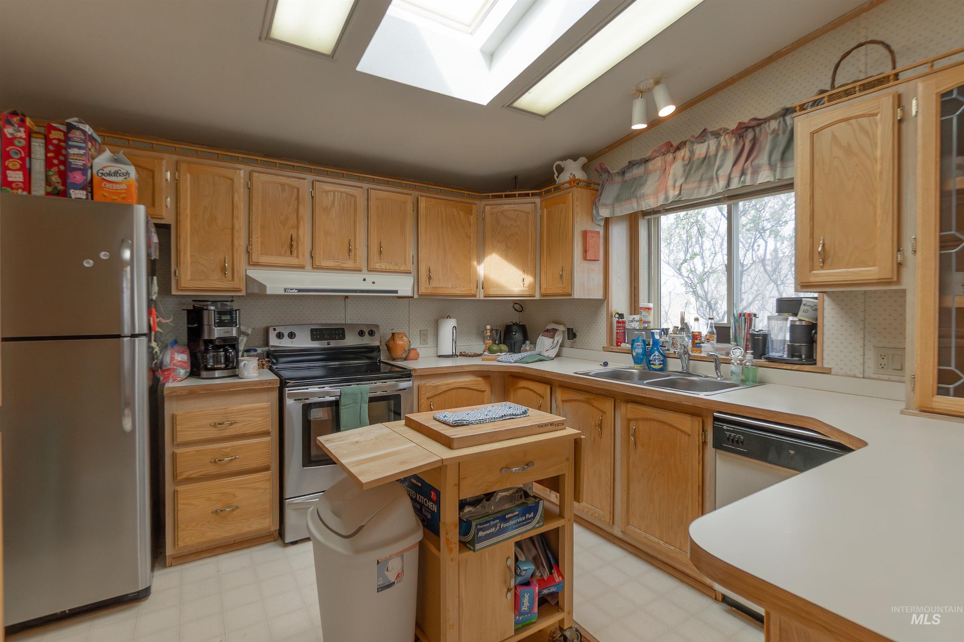 10384 China Ditch Rd, Melba, Idaho 83641, 2 Bedrooms, 2 Bathrooms, Residential For Sale, Price $360,000, 98980041