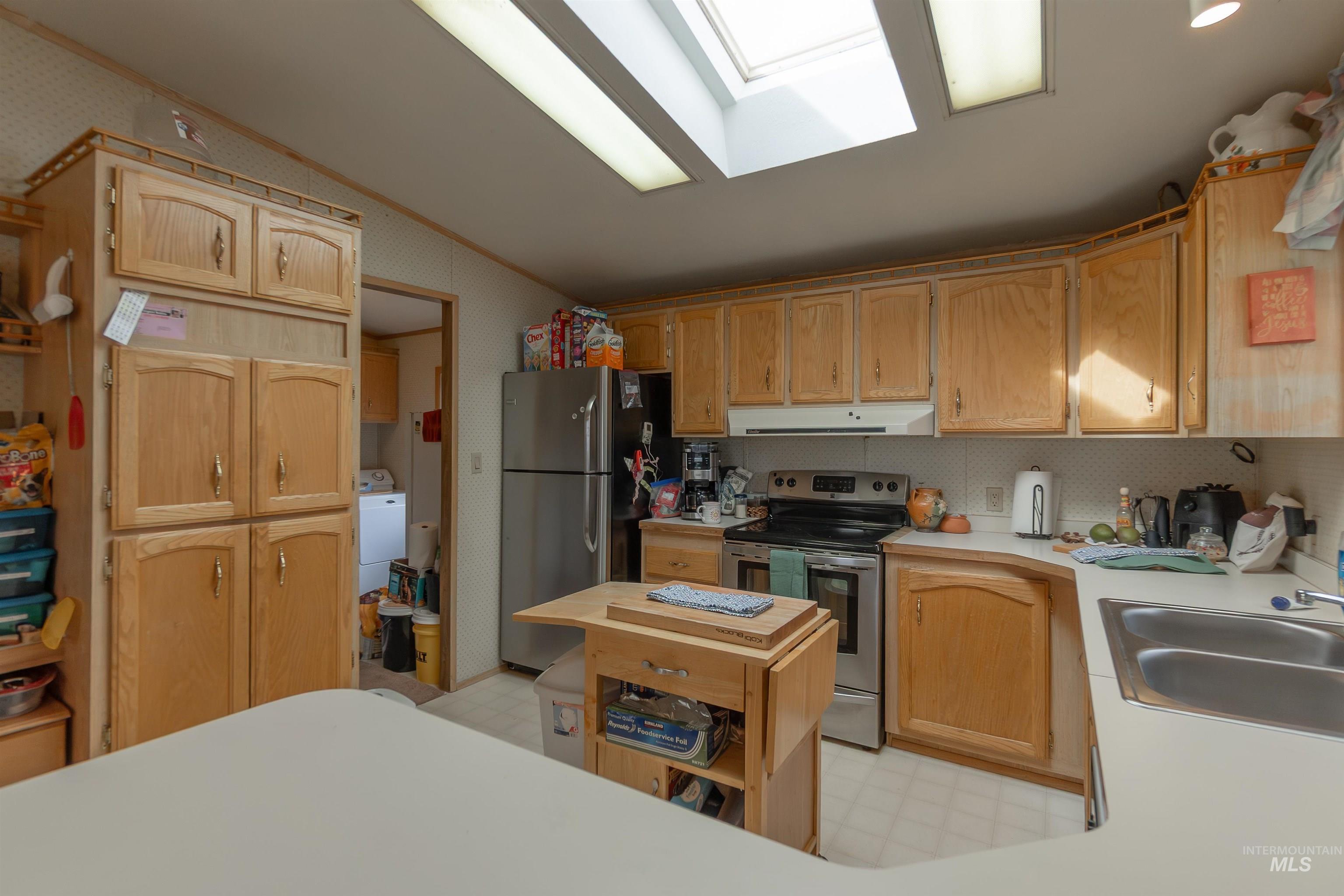 10384 China Ditch Rd, Melba, Idaho 83641, 2 Bedrooms, 2 Bathrooms, Residential For Sale, Price $360,000, 98980041