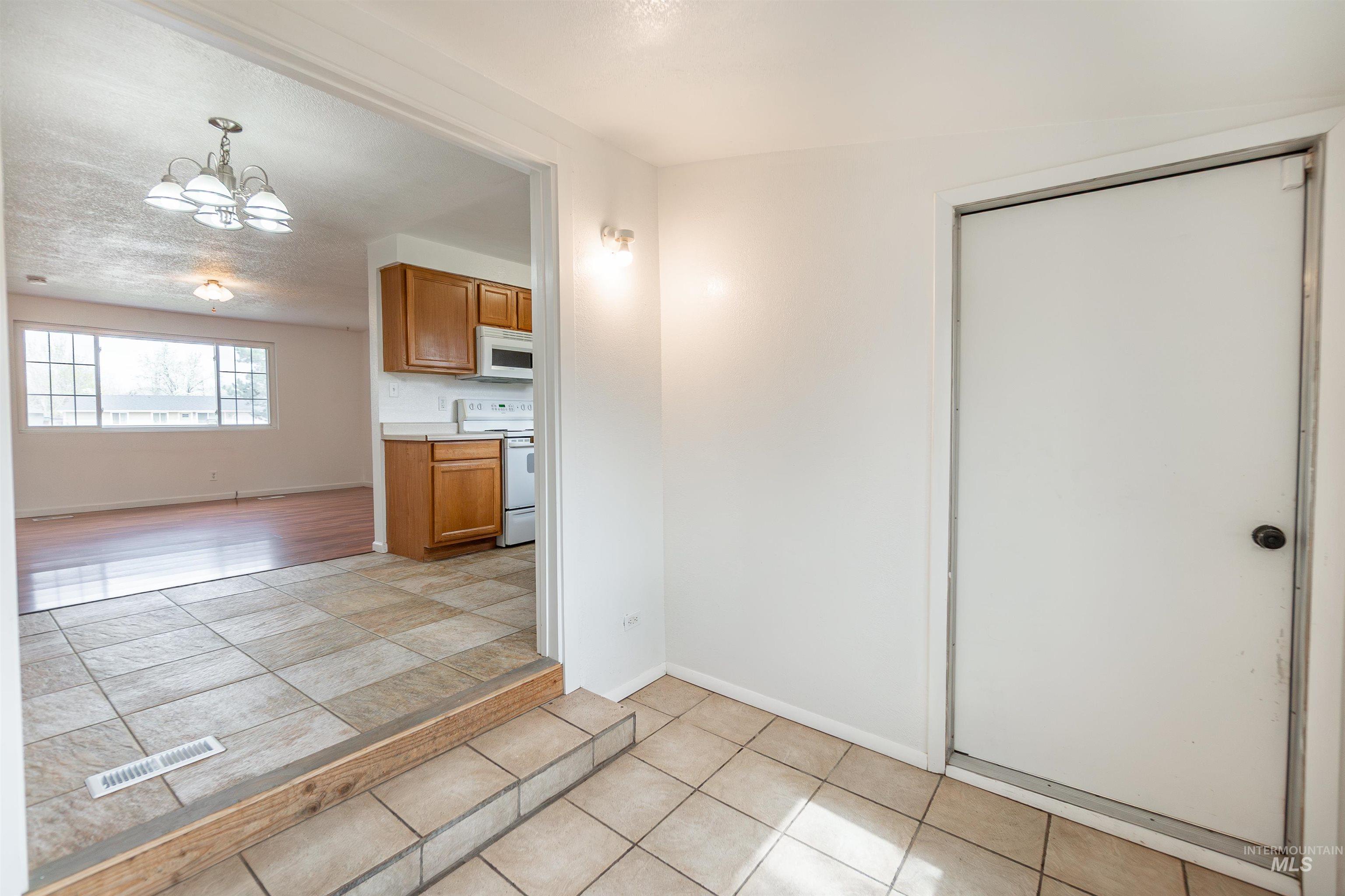 7159 W Bluebird Dr, Boise, Idaho 83703, 2 Bedrooms, 1 Bathroom, Residential For Sale, Price $360,000, 98980042