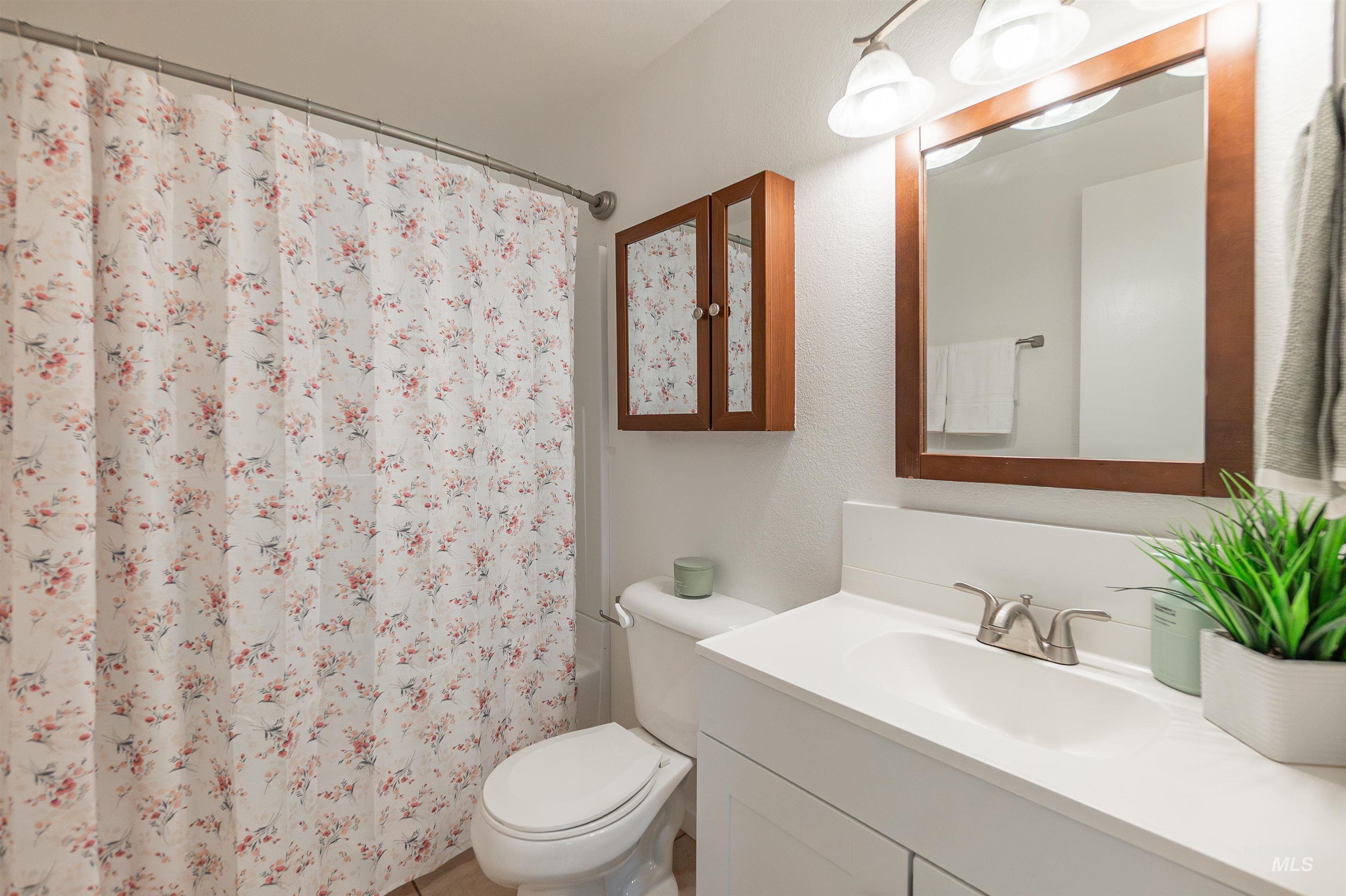 7159 W Bluebird Dr, Boise, Idaho 83703, 2 Bedrooms, 1 Bathroom, Residential For Sale, Price $360,000, 98980042