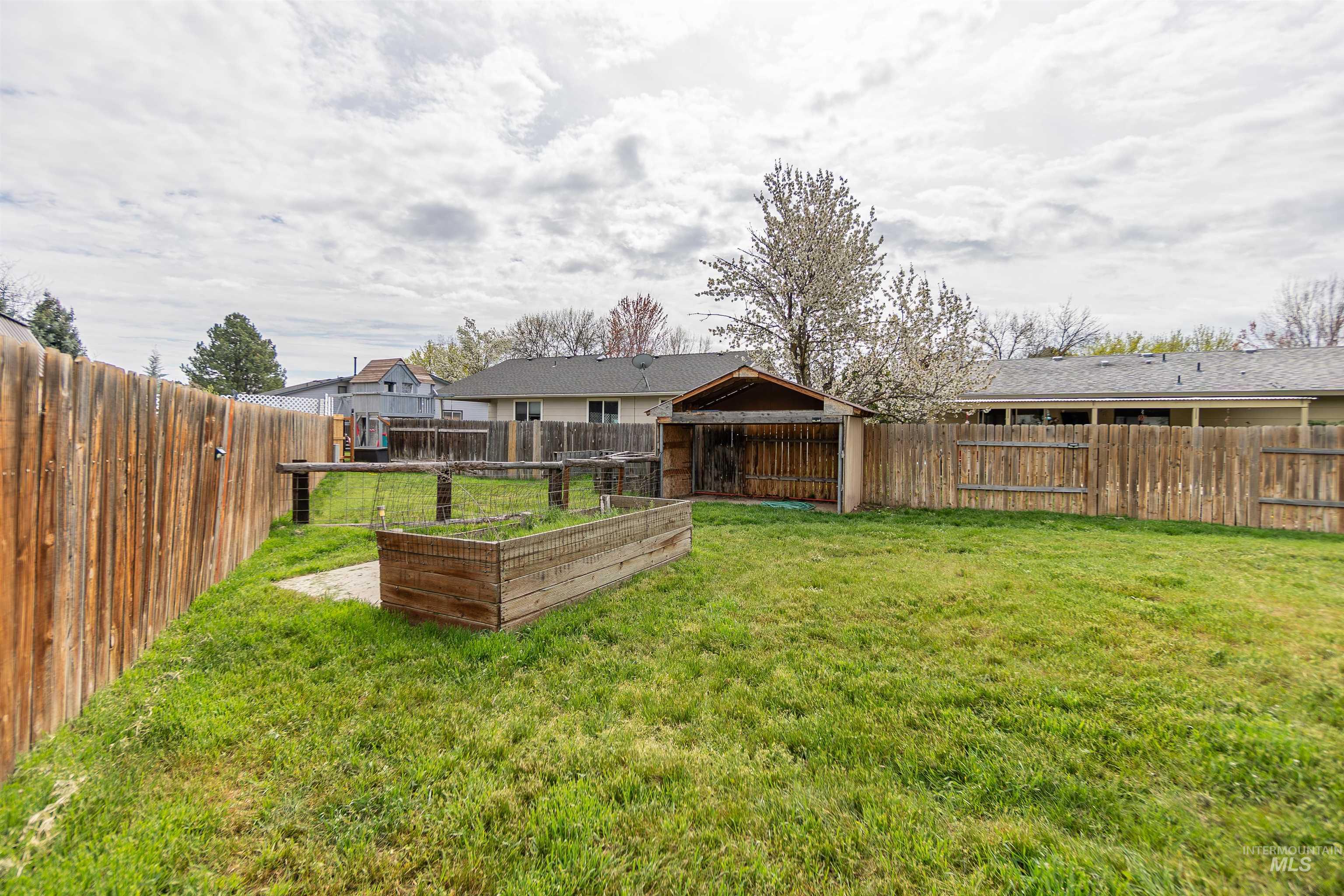 7159 W Bluebird Dr, Boise, Idaho 83703, 2 Bedrooms, 1 Bathroom, Residential For Sale, Price $360,000, 98980042