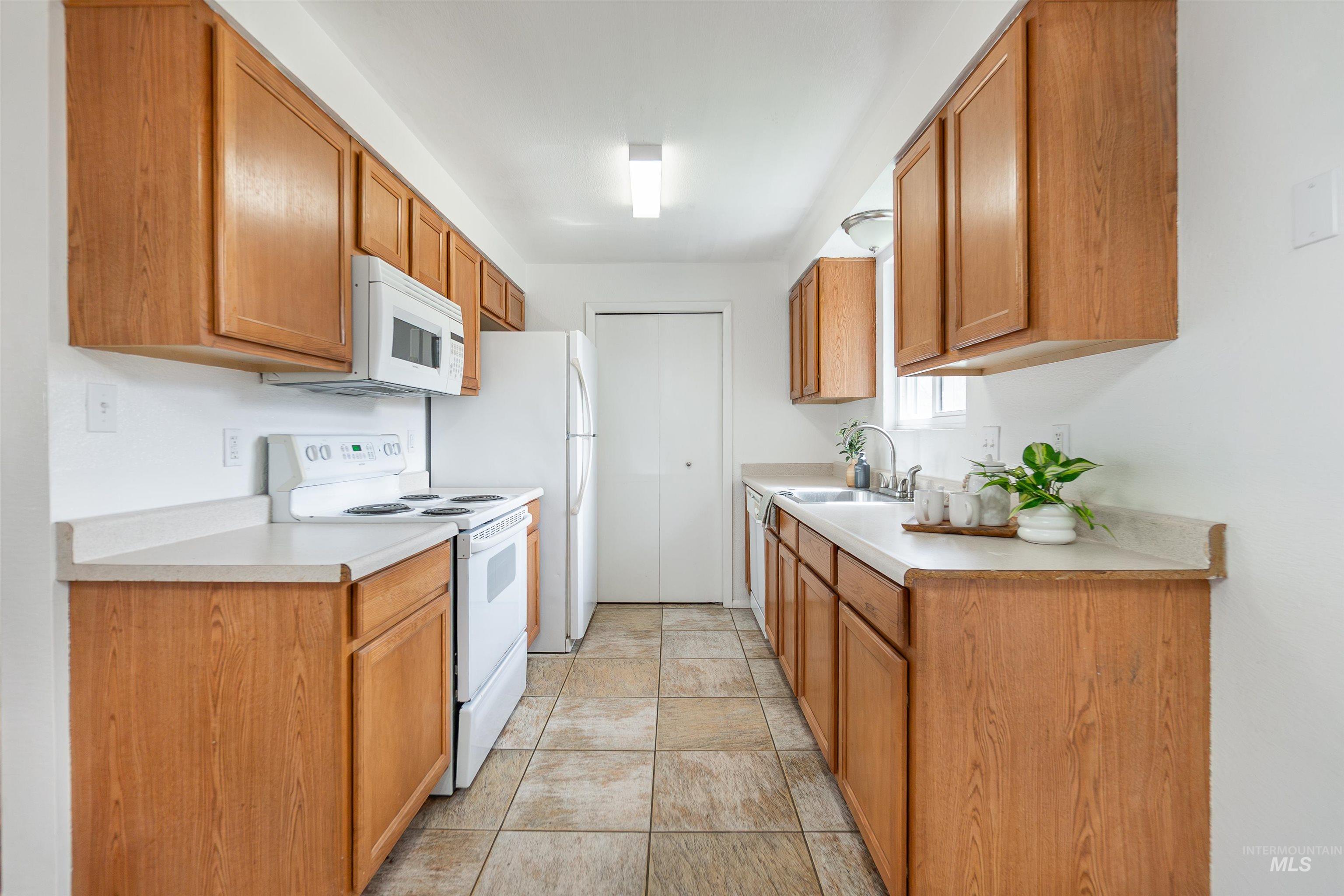 7159 W Bluebird Dr, Boise, Idaho 83703, 2 Bedrooms, 1 Bathroom, Residential For Sale, Price $360,000, 98980042