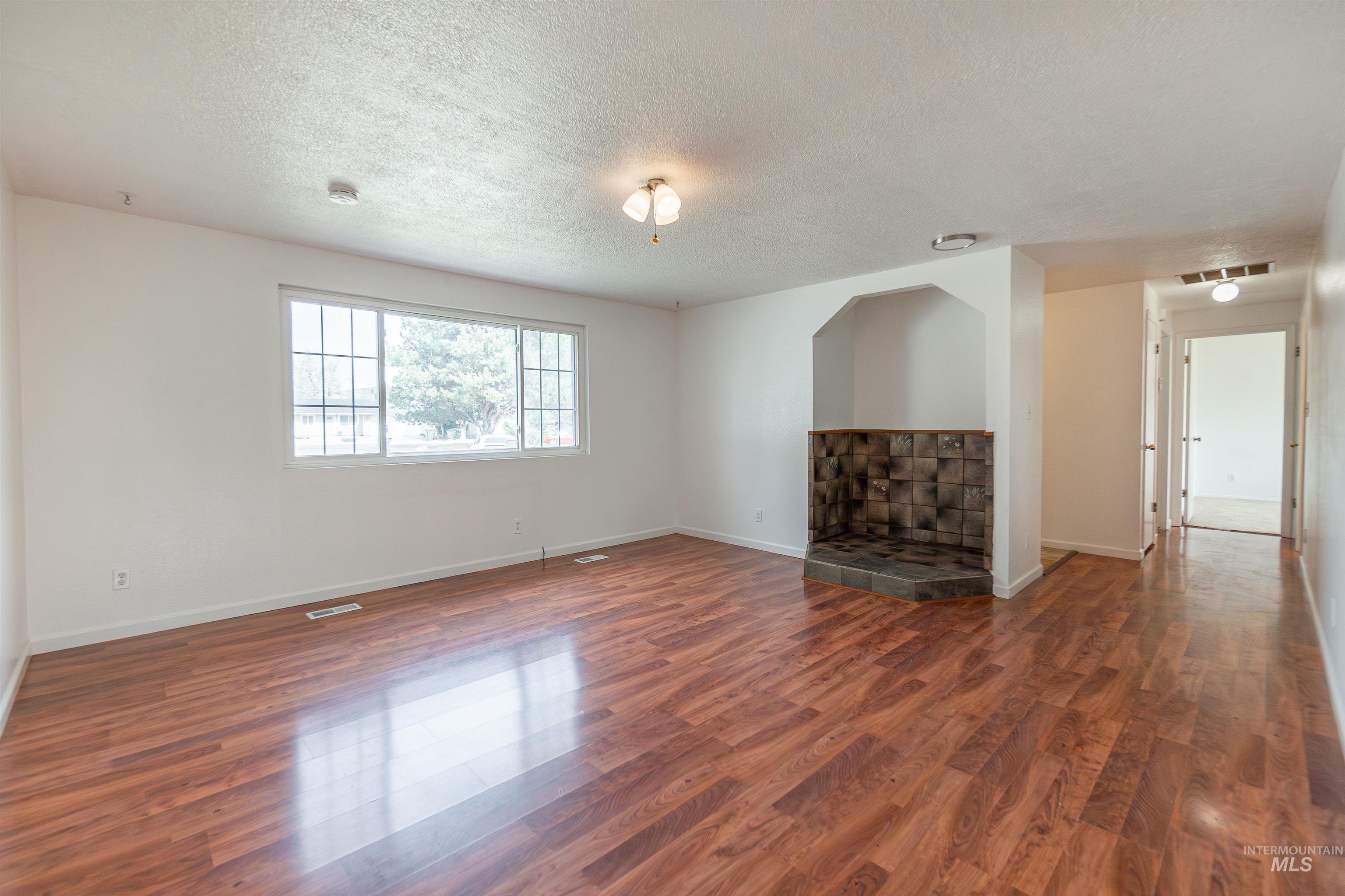 7159 W Bluebird Dr, Boise, Idaho 83703, 2 Bedrooms, 1 Bathroom, Residential For Sale, Price $360,000, 98980042