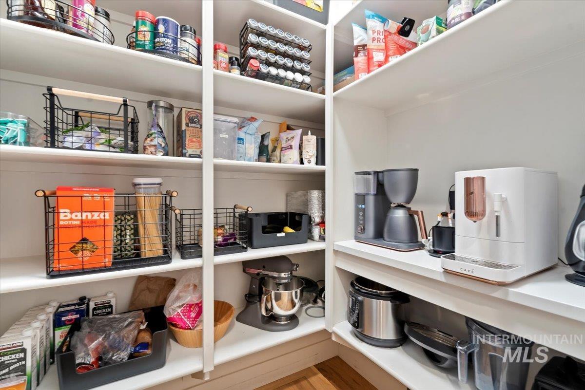 8448 W Brooks Dr, Boise, Idaho 83714, 5 Bedrooms, 3 Bathrooms, Residential For Sale, Price $1,099,000, 98980045