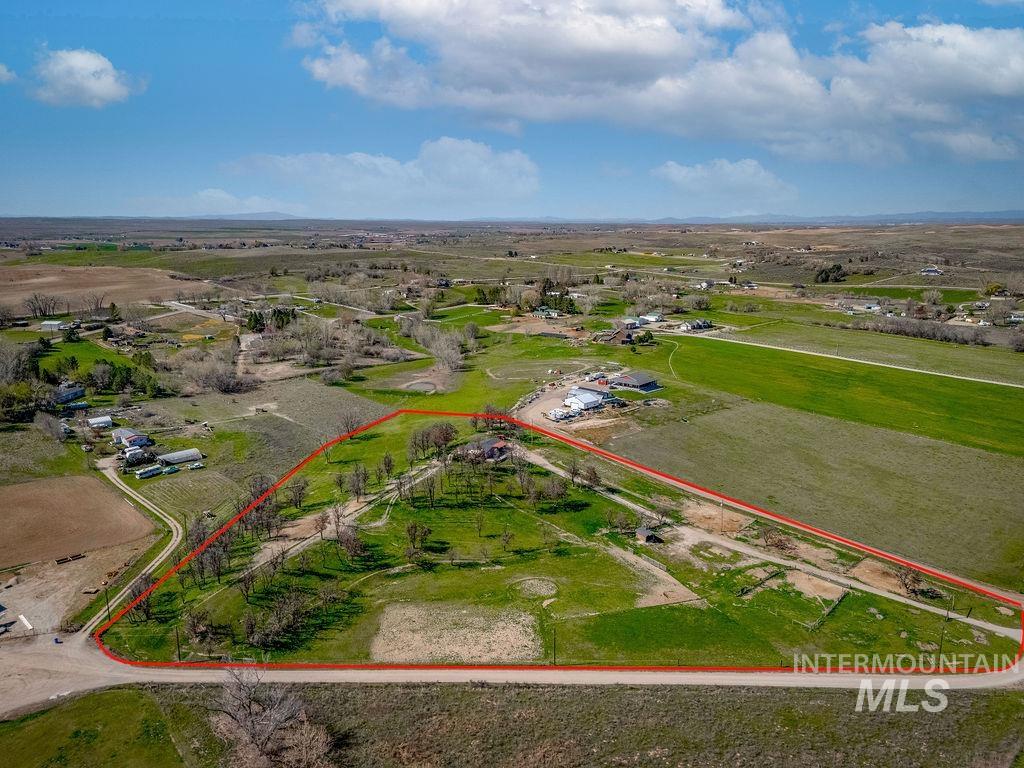 7370 Sagebrush Lane, Caldwell, Idaho 83607, 3 Bedrooms, 2 Bathrooms, Residential For Sale, Price $524,900, 98980046