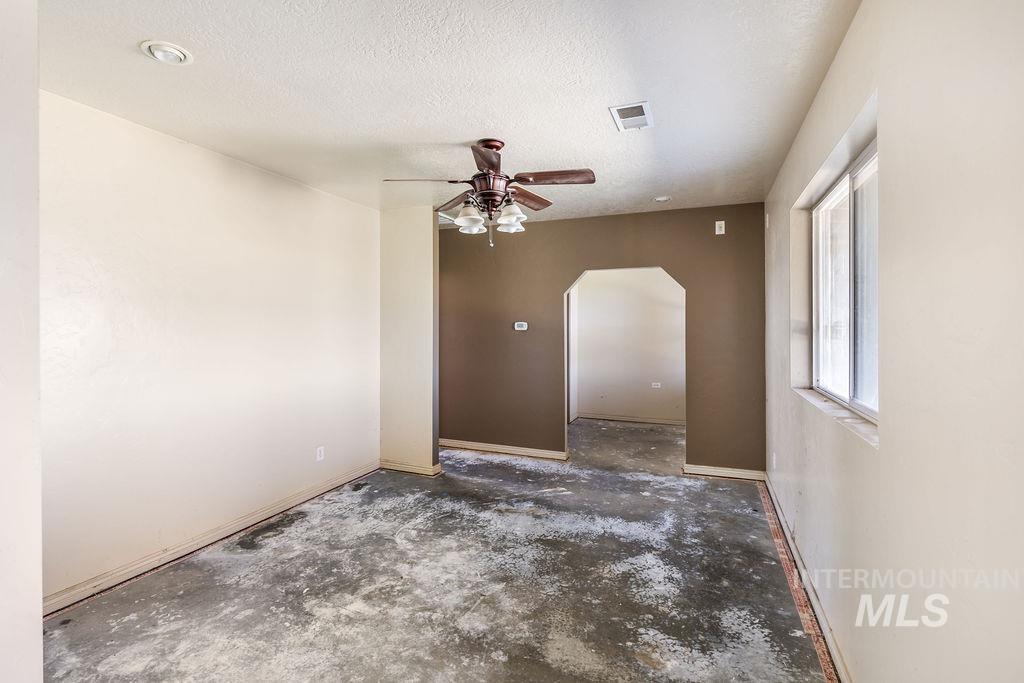 7370 Sagebrush Lane, Caldwell, Idaho 83607, 3 Bedrooms, 2 Bathrooms, Residential For Sale, Price $524,900, 98980046