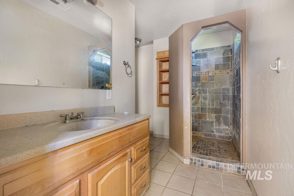 7370 Sagebrush Lane, Caldwell, Idaho 83607, 3 Bedrooms, 2 Bathrooms, Residential For Sale, Price $524,900, 98980046