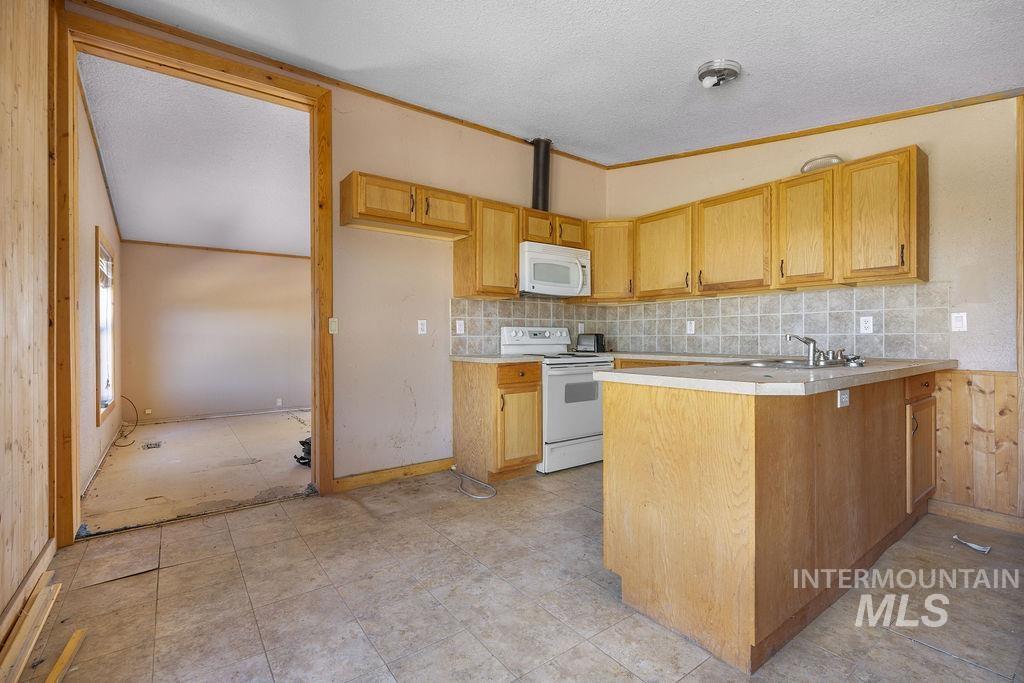 7370 Sagebrush Lane, Caldwell, Idaho 83607, 3 Bedrooms, 2 Bathrooms, Residential For Sale, Price $524,900, 98980046