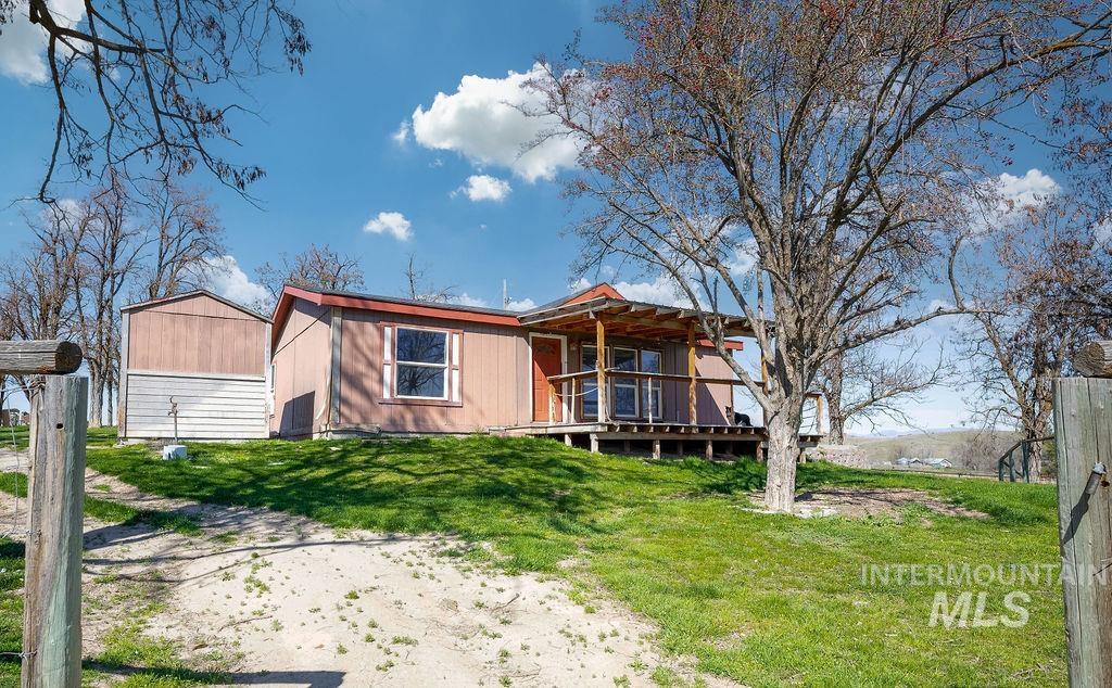 7370 Sagebrush Lane, Caldwell, Idaho 83607, 3 Bedrooms, 2 Bathrooms, Residential For Sale, Price $524,900, 98980046