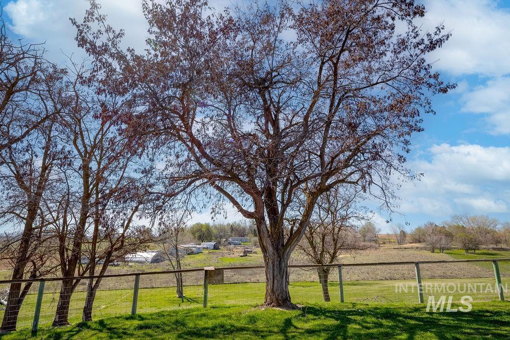 7370 Sagebrush Lane, Caldwell, Idaho 83607, 3 Bedrooms, 2 Bathrooms, Residential For Sale, Price $524,900, 98980046