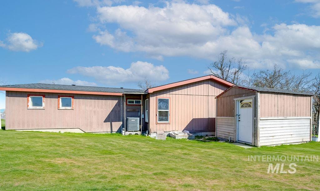 7370 Sagebrush Lane, Caldwell, Idaho 83607, 3 Bedrooms, 2 Bathrooms, Residential For Sale, Price $524,900, 98980046