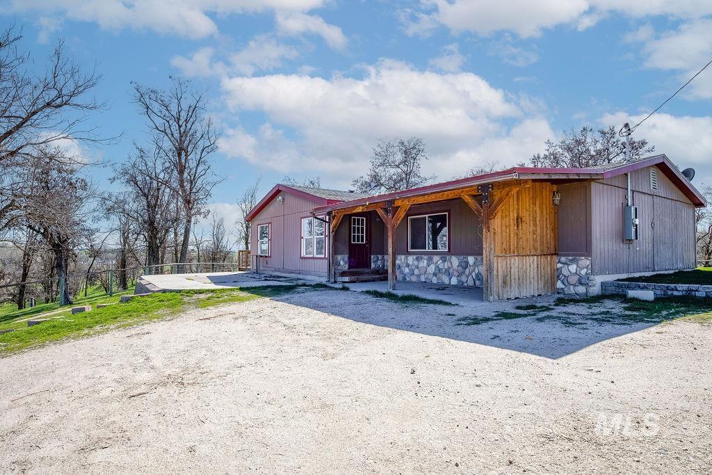 7370 Sagebrush Lane, Caldwell, Idaho 83607, 3 Bedrooms, 2 Bathrooms, Residential For Sale, Price $524,900, 98980046