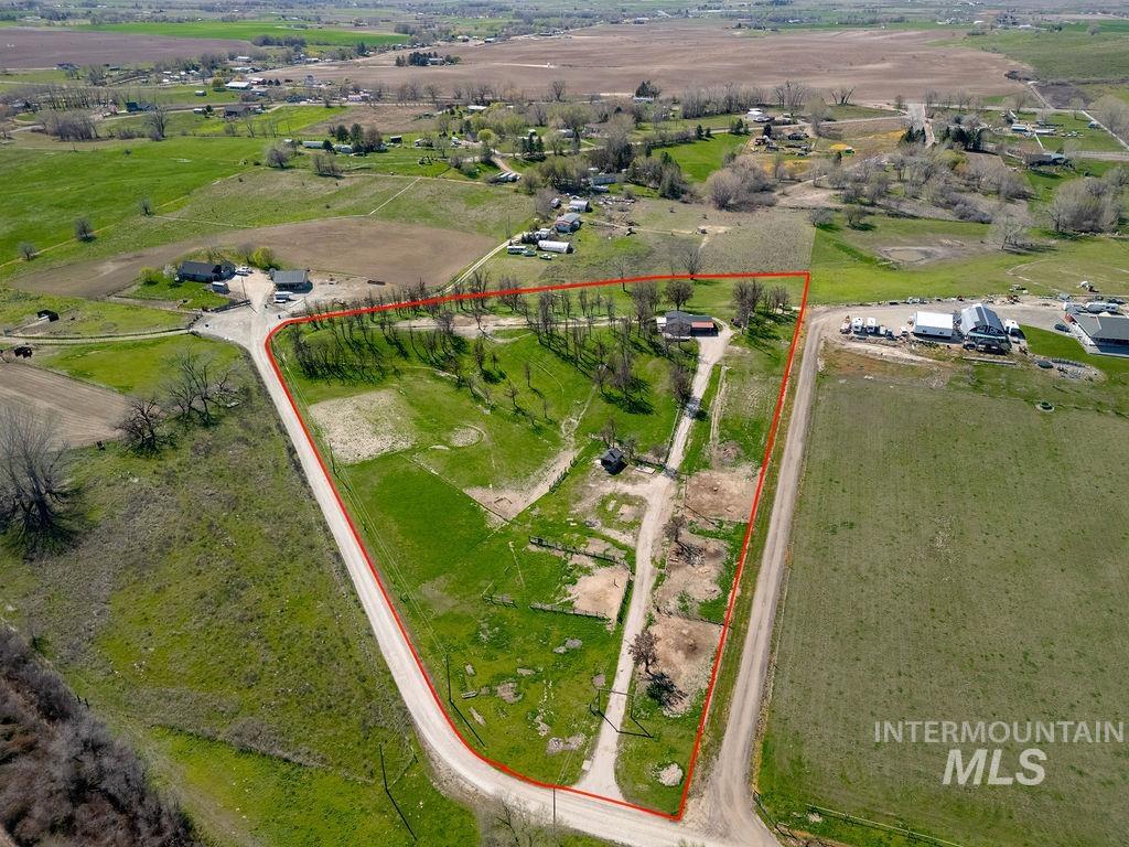 7370 Sagebrush Lane, Caldwell, Idaho 83607, 3 Bedrooms, 2 Bathrooms, Residential For Sale, Price $524,900, 98980046