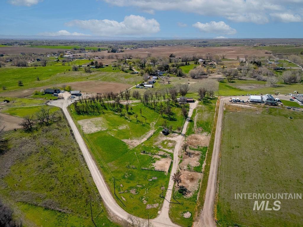 7370 Sagebrush Lane, Caldwell, Idaho 83607, 3 Bedrooms, 2 Bathrooms, Residential For Sale, Price $524,900, 98980046