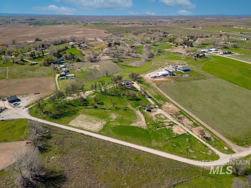 7370 Sagebrush Lane, Caldwell, Idaho 83607, 3 Bedrooms, 2 Bathrooms, Residential For Sale, Price $524,900, 98980046