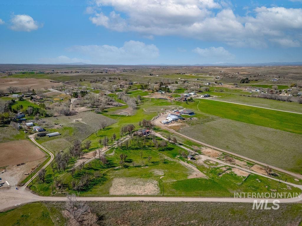 7370 Sagebrush Lane, Caldwell, Idaho 83607, 3 Bedrooms, 2 Bathrooms, Residential For Sale, Price $524,900, 98980046