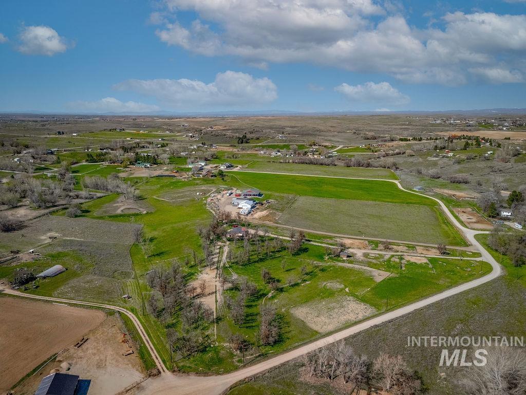 7370 Sagebrush Lane, Caldwell, Idaho 83607, 3 Bedrooms, 2 Bathrooms, Residential For Sale, Price $524,900, 98980046