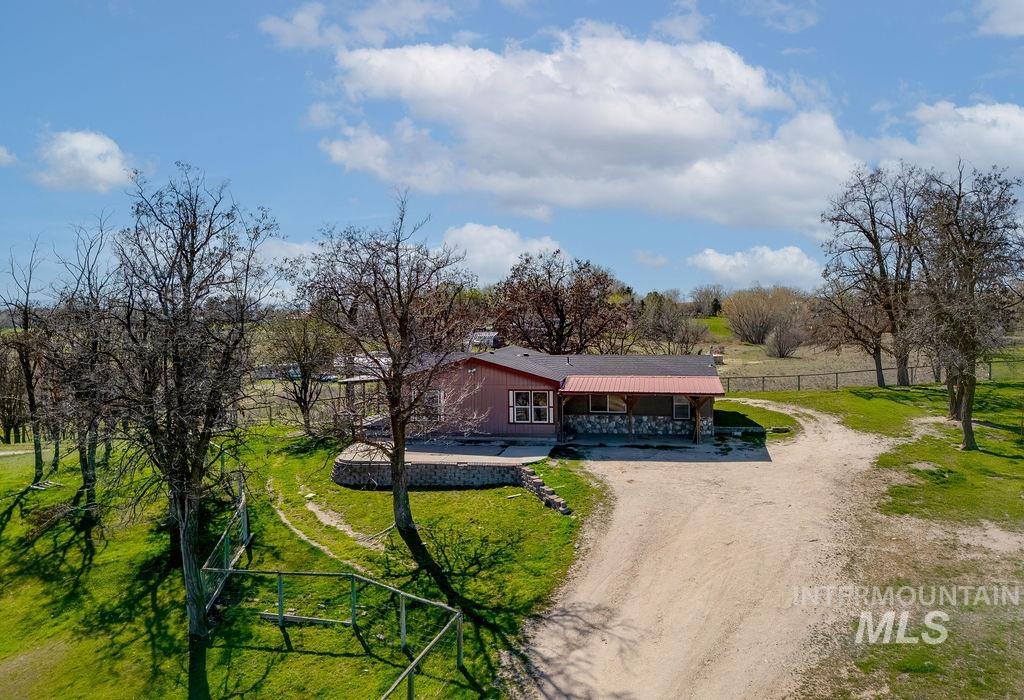 7370 Sagebrush Lane, Caldwell, Idaho 83607, 3 Bedrooms, 2 Bathrooms, Residential For Sale, Price $524,900, 98980046