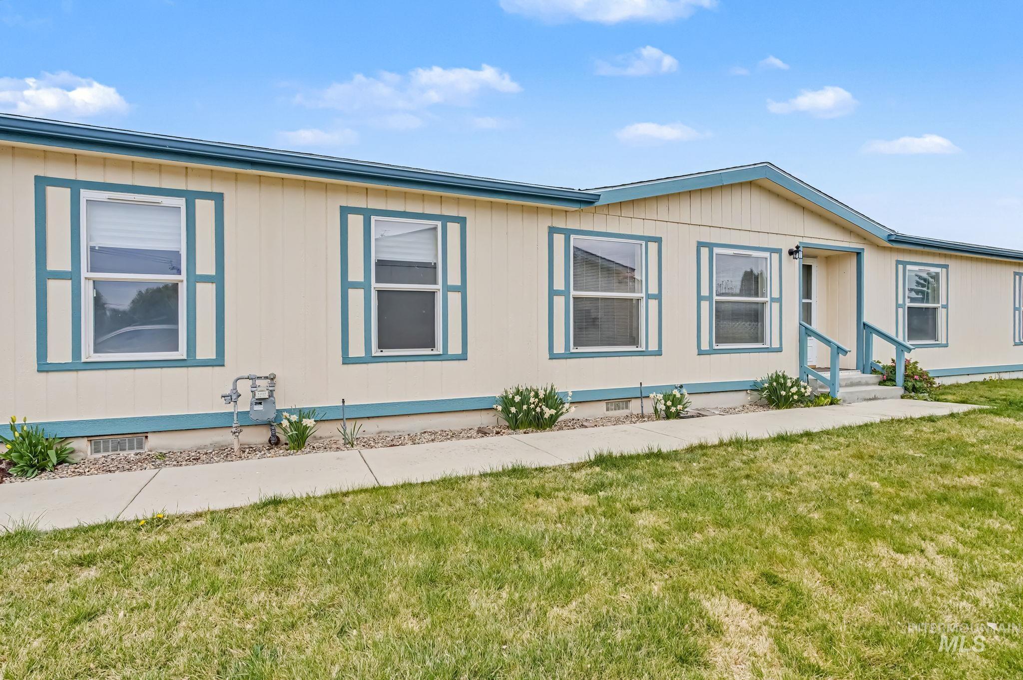 2809 Golden Rod Lane, Caldwell, Idaho 83605, 3 Bedrooms, 2 Bathrooms, Residential For Sale, Price $285,000,MLS 98980048