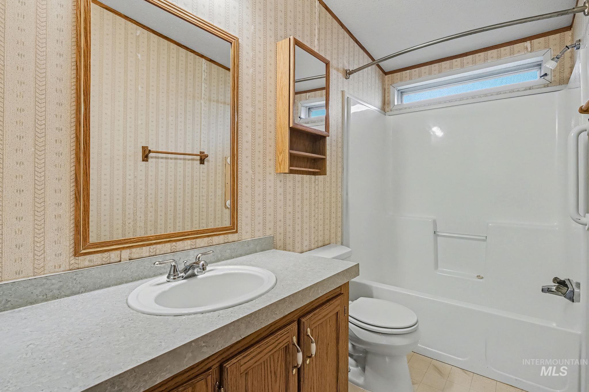 2809 Golden Rod Lane, Caldwell, Idaho 83605, 3 Bedrooms, 2 Bathrooms, Residential For Sale, Price $285,000,MLS 98980048