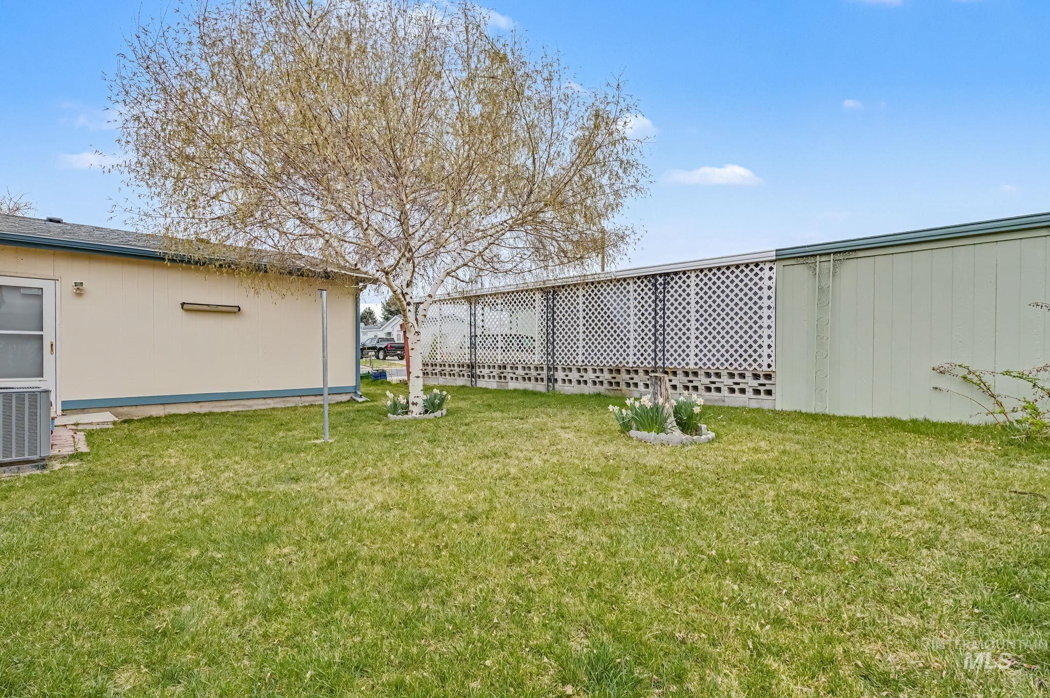 2809 Golden Rod Lane, Caldwell, Idaho 83605, 3 Bedrooms, 2 Bathrooms, Residential For Sale, Price $285,000,MLS 98980048