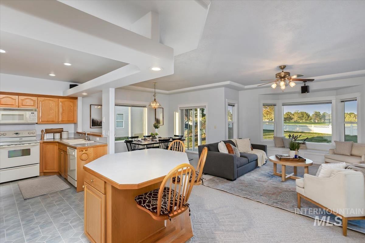 25074 The Driving Lane, Caldwell, Idaho 83607, 2 Bedrooms, 2 Bathrooms, Residential For Sale, Price $459,900, 98980054