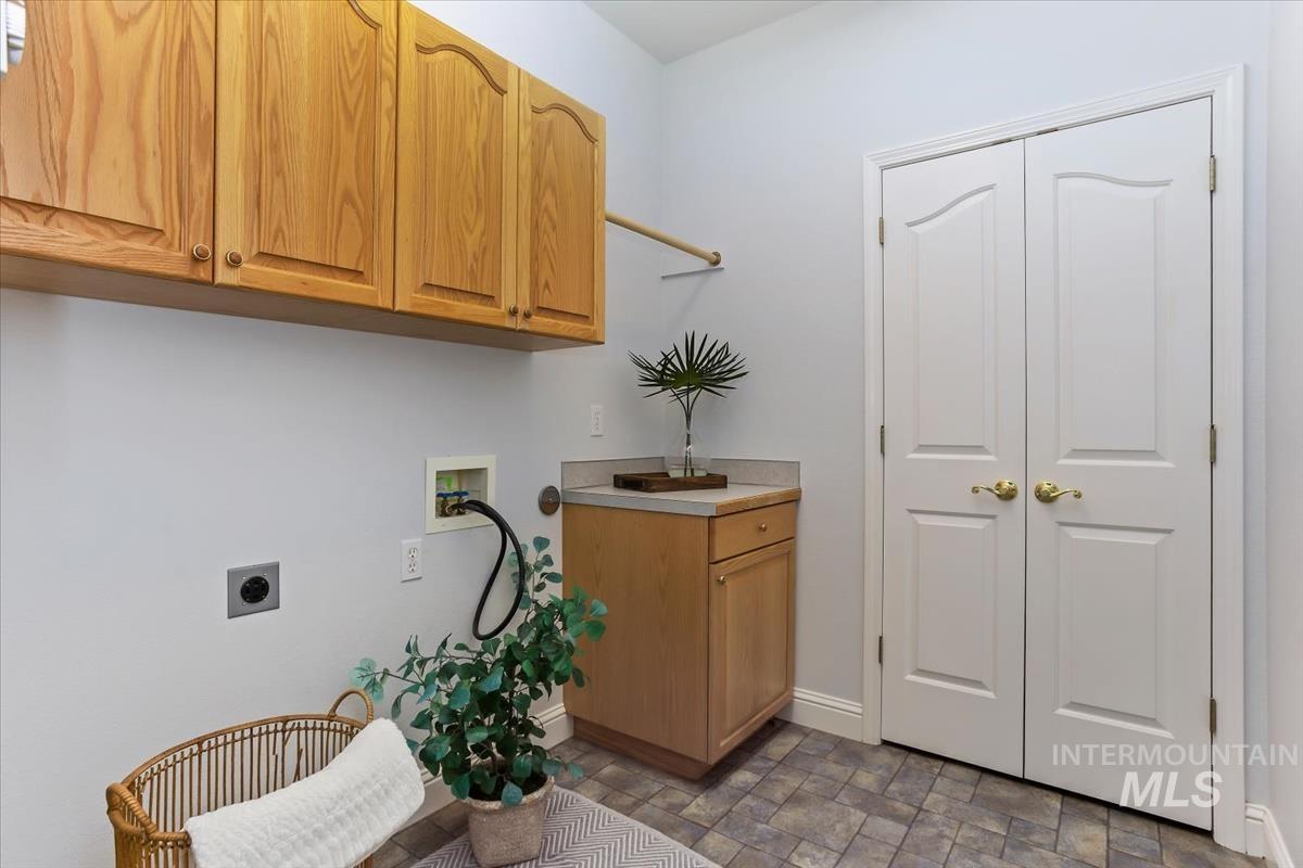 25074 The Driving Lane, Caldwell, Idaho 83607, 2 Bedrooms, 2 Bathrooms, Residential For Sale, Price $459,900, 98980054