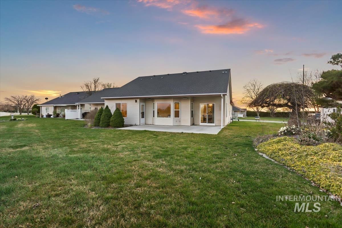 25074 The Driving Lane, Caldwell, Idaho 83607, 2 Bedrooms, 2 Bathrooms, Residential For Sale, Price $459,900, 98980054