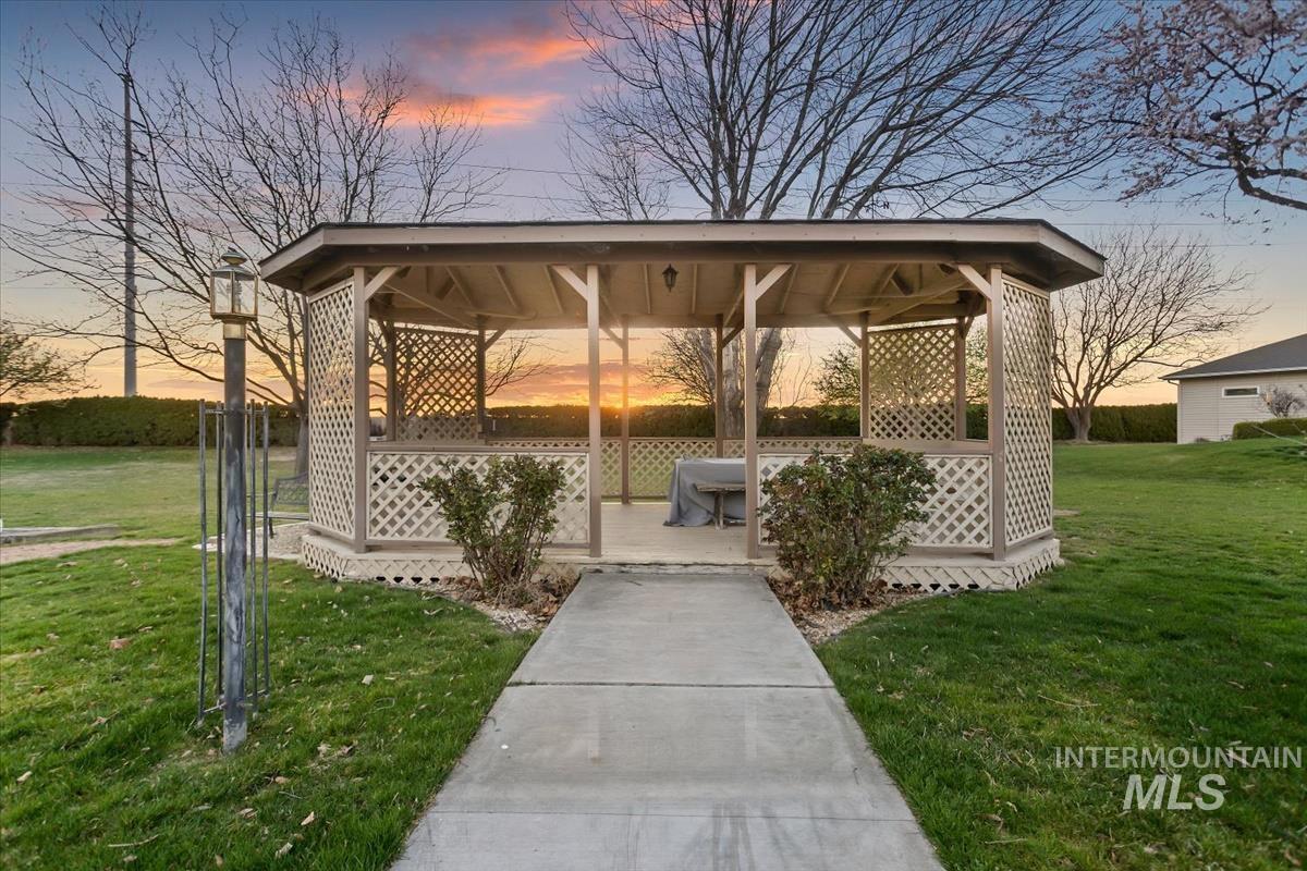 25074 The Driving Lane, Caldwell, Idaho 83607, 2 Bedrooms, 2 Bathrooms, Residential For Sale, Price $459,900, 98980054