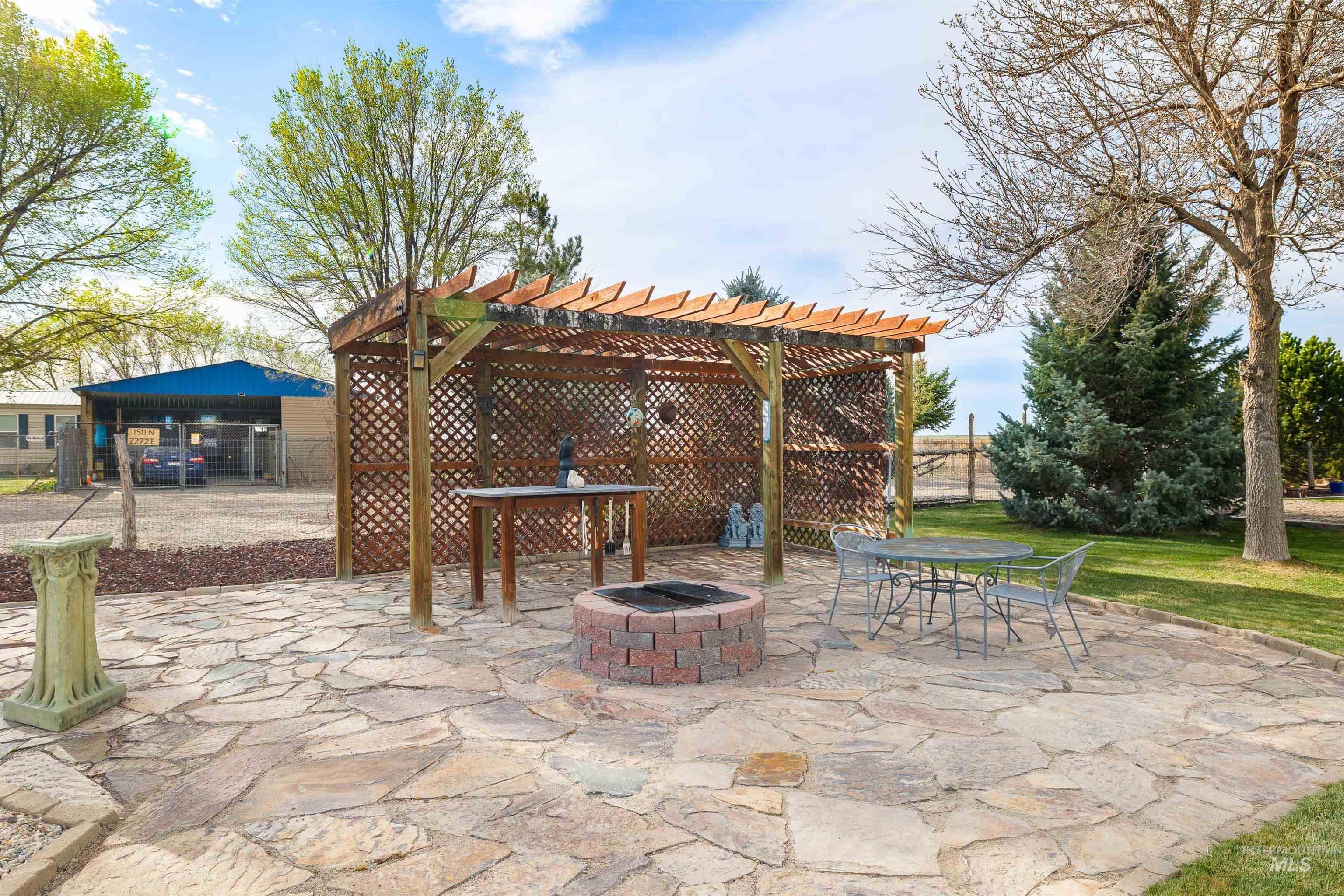 1512 N 2272 E, Rogerson, Idaho 83302, 2 Bedrooms, 2 Bathrooms, Residential For Sale, Price $350,000, 98980057