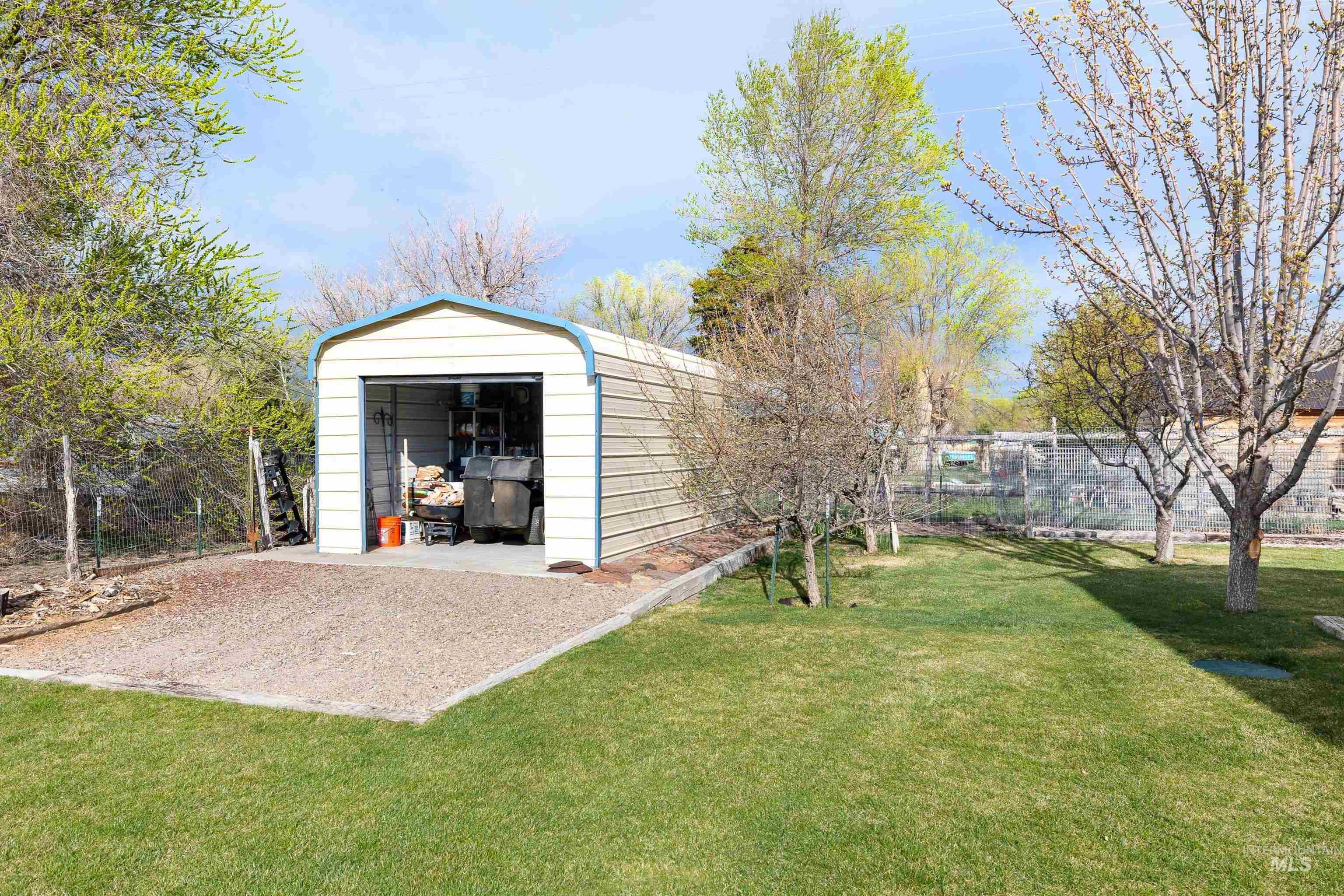 1512 N 2272 E, Rogerson, Idaho 83302, 2 Bedrooms, 2 Bathrooms, Residential For Sale, Price $350,000, 98980057