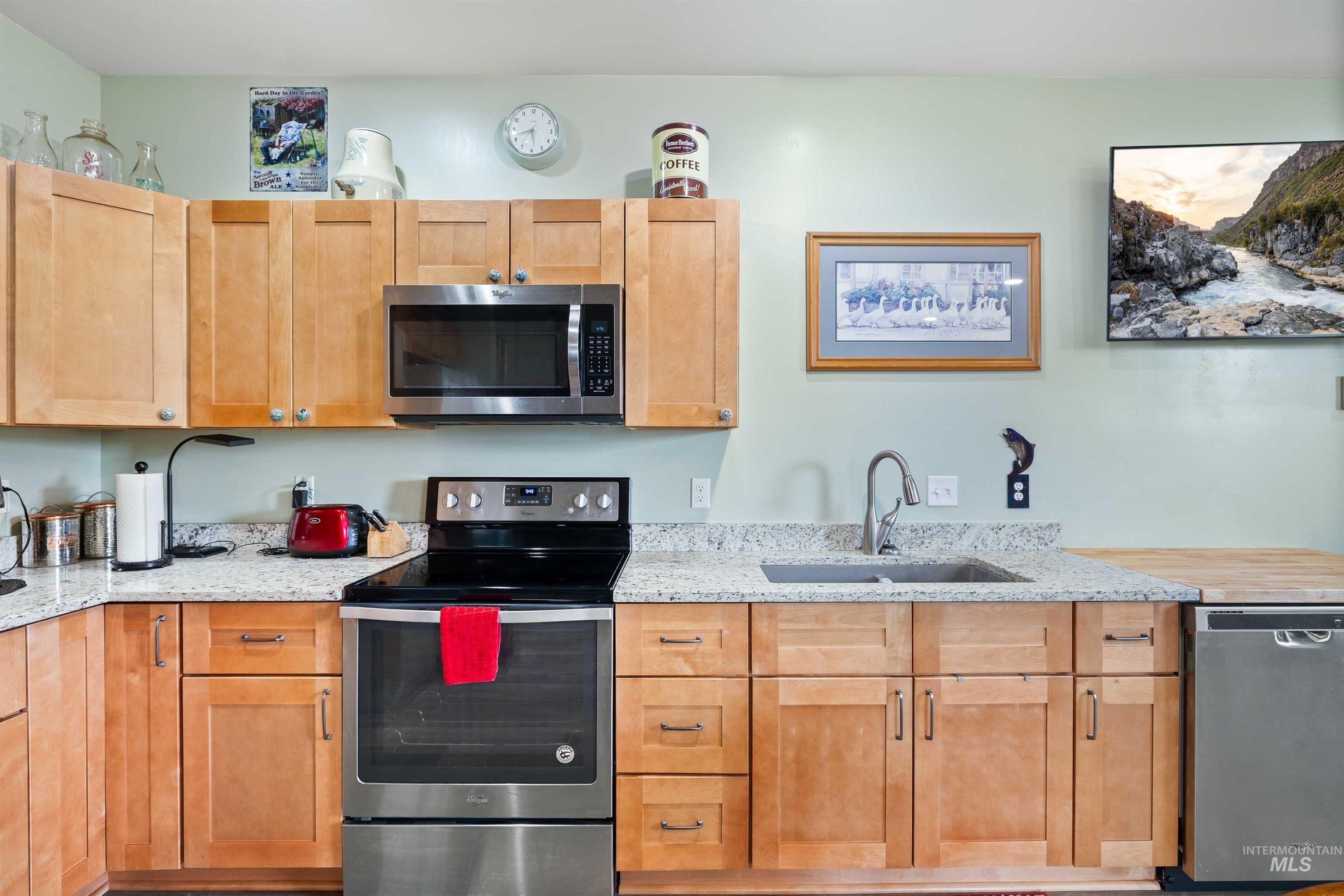 1512 N 2272 E, Rogerson, Idaho 83302, 2 Bedrooms, 2 Bathrooms, Residential For Sale, Price $350,000, 98980057