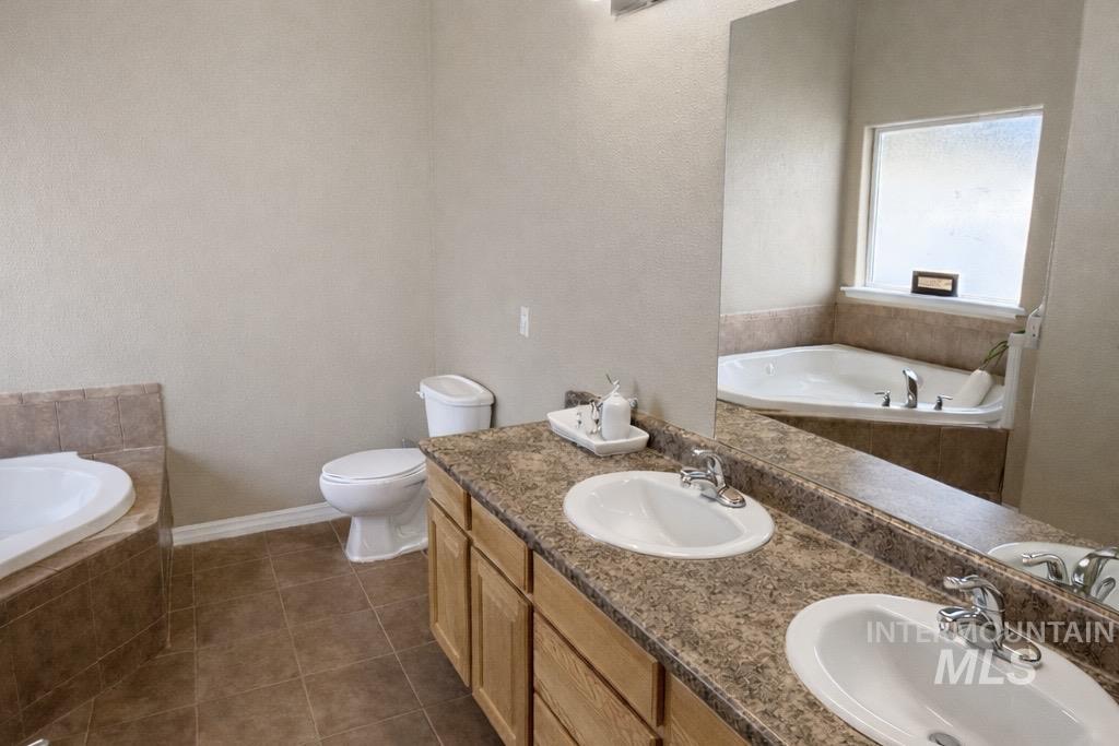 2048 6th Ave. West, Vale, Oregon 97918, 6 Bedrooms, 3 Bathrooms, Residential For Sale, Price $859,900,MLS 98980059