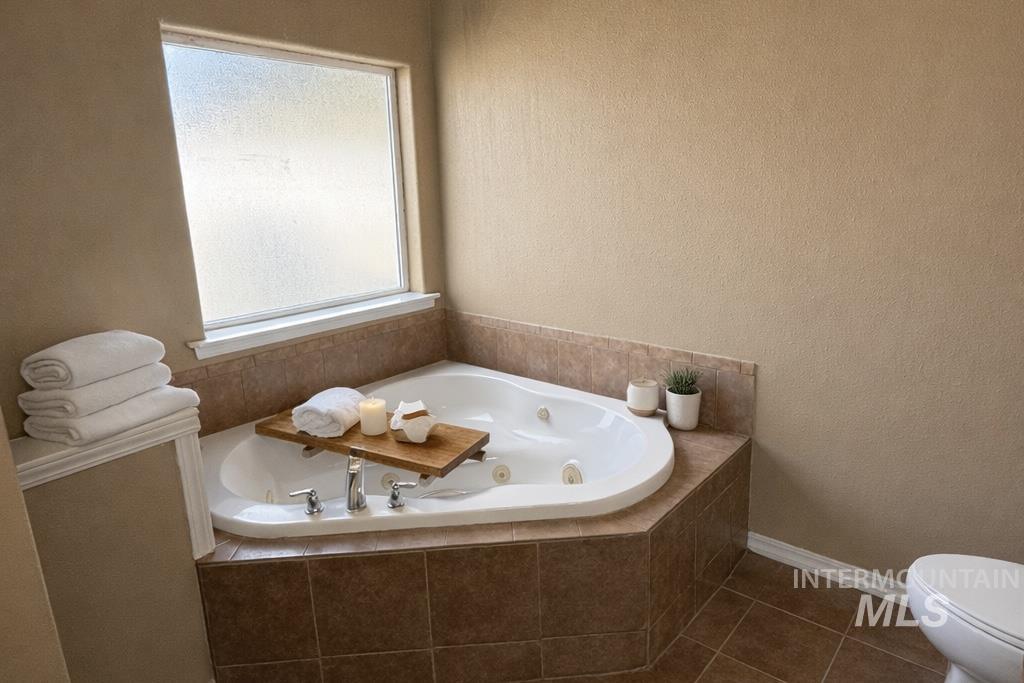 2048 6th Ave. West, Vale, Oregon 97918, 6 Bedrooms, 3 Bathrooms, Residential For Sale, Price $859,900,MLS 98980059