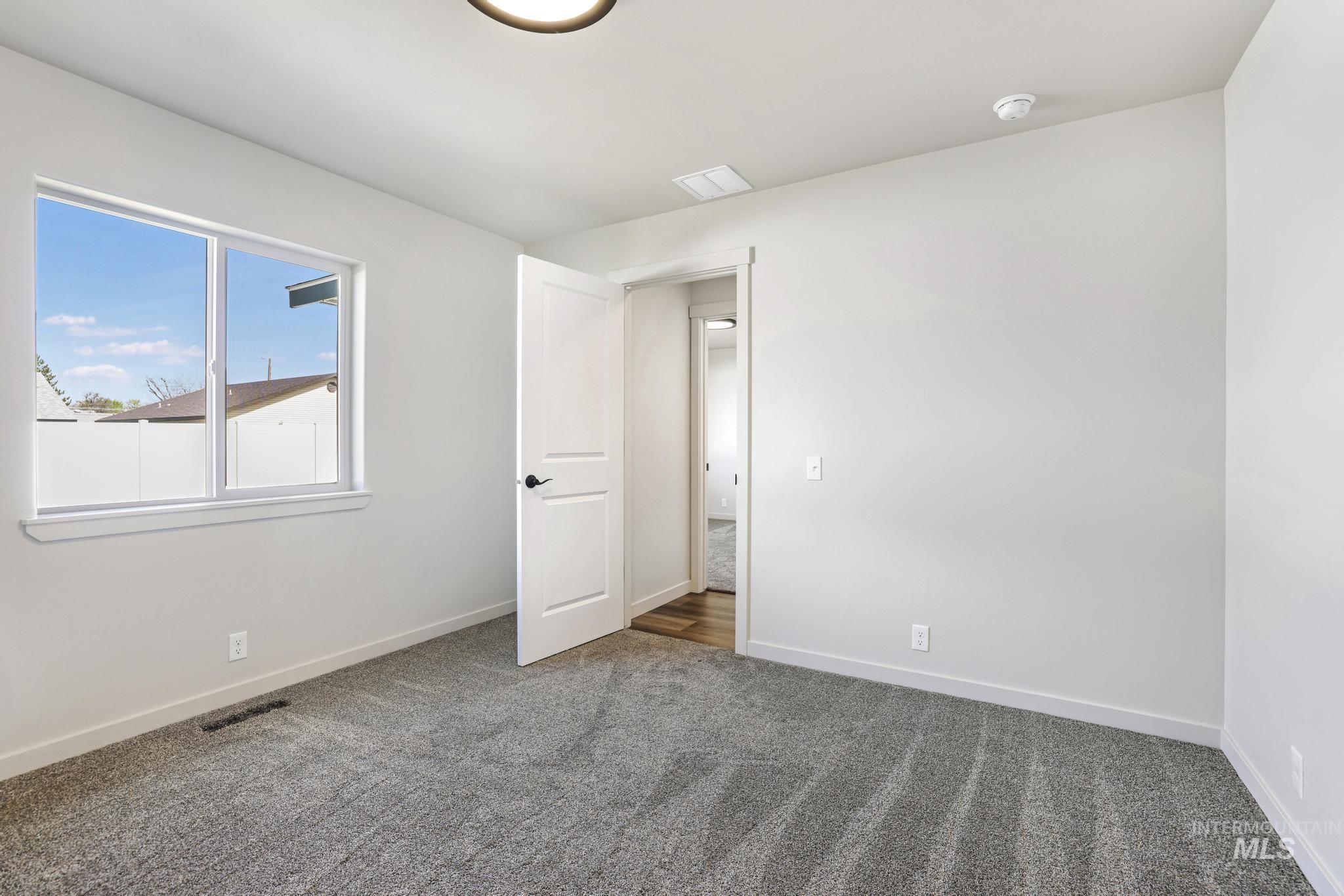 526 Thompson Ct., Jerome, Idaho 83338, 4 Bedrooms, 2 Bathrooms, Residential For Sale, Price $389,999,MLS 98980060