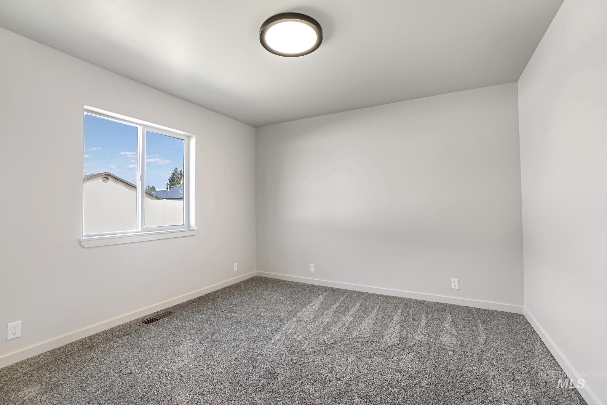 526 Thompson Ct., Jerome, Idaho 83338, 4 Bedrooms, 2 Bathrooms, Residential For Sale, Price $389,999,MLS 98980060