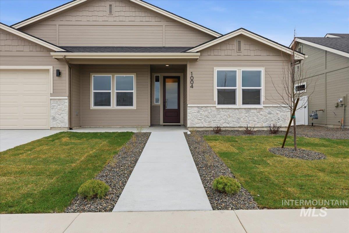 1004 Whitewater Way, Emmett, Idaho 83617, 4 Bedrooms, 3 Bathrooms, Residential For Sale, Price $558,750, 98980067