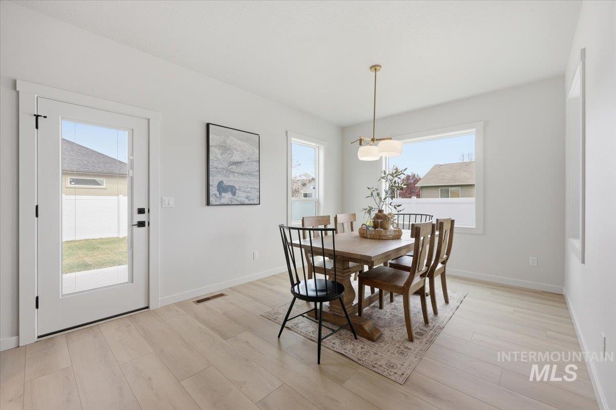 1004 Whitewater Way, Emmett, Idaho 83617, 4 Bedrooms, 3 Bathrooms, Residential For Sale, Price $558,750, 98980067