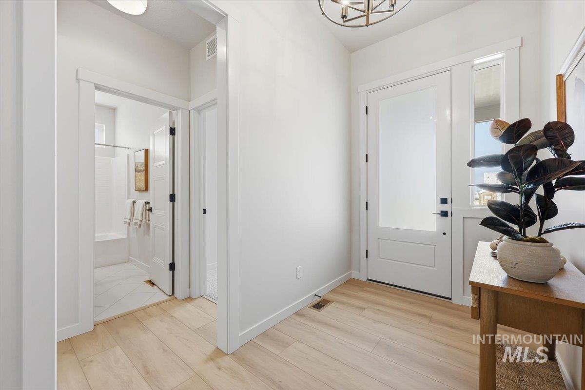 1004 Whitewater Way, Emmett, Idaho 83617, 4 Bedrooms, 3 Bathrooms, Residential For Sale, Price $558,750, 98980067