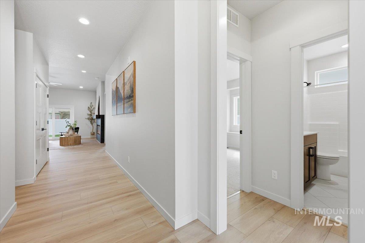 1004 Whitewater Way, Emmett, Idaho 83617, 4 Bedrooms, 3 Bathrooms, Residential For Sale, Price $558,750, 98980067