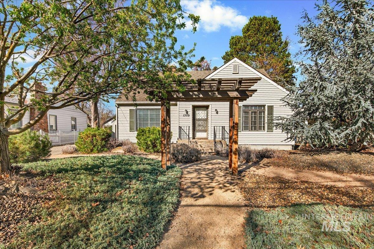 1309 S Shoshone St, Boise, Idaho 83705, 3 Bedrooms, 1 Bathroom, Residential For Sale, Price $399,900, 98980068