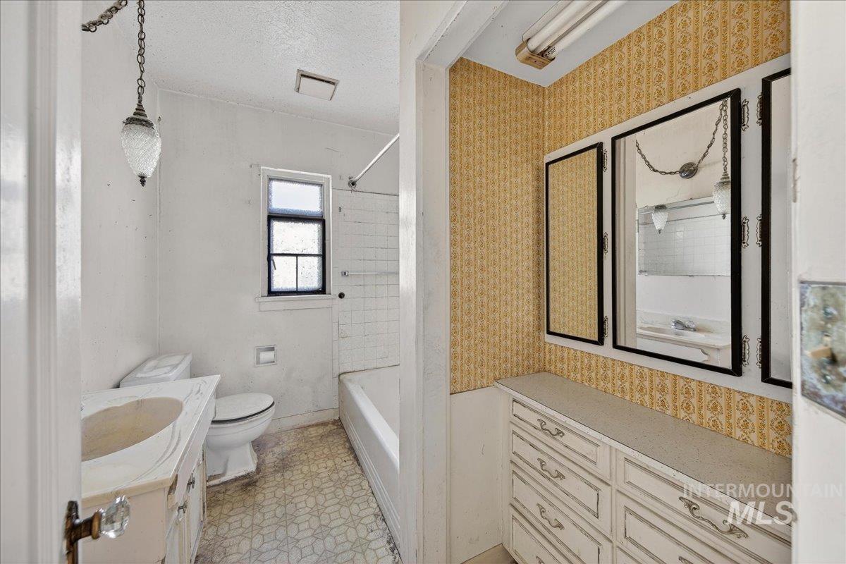 1309 S Shoshone St, Boise, Idaho 83705, 3 Bedrooms, 1 Bathroom, Residential For Sale, Price $399,900, 98980068