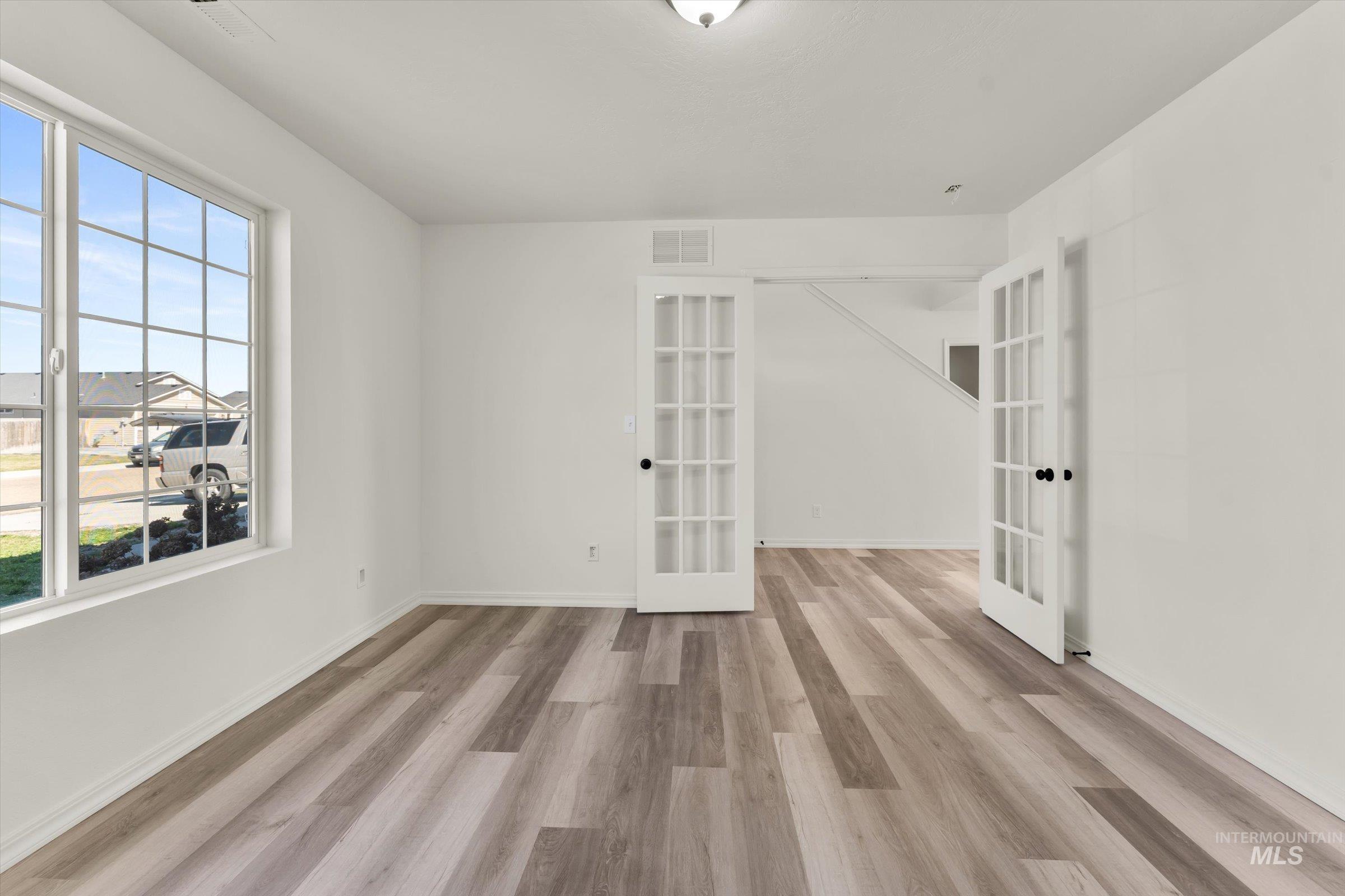 5602 Barkley Way, Caldwell, Idaho 83607, 5 Bedrooms, 2.5 Bathrooms, Residential For Sale, Price $465,000, 98980069