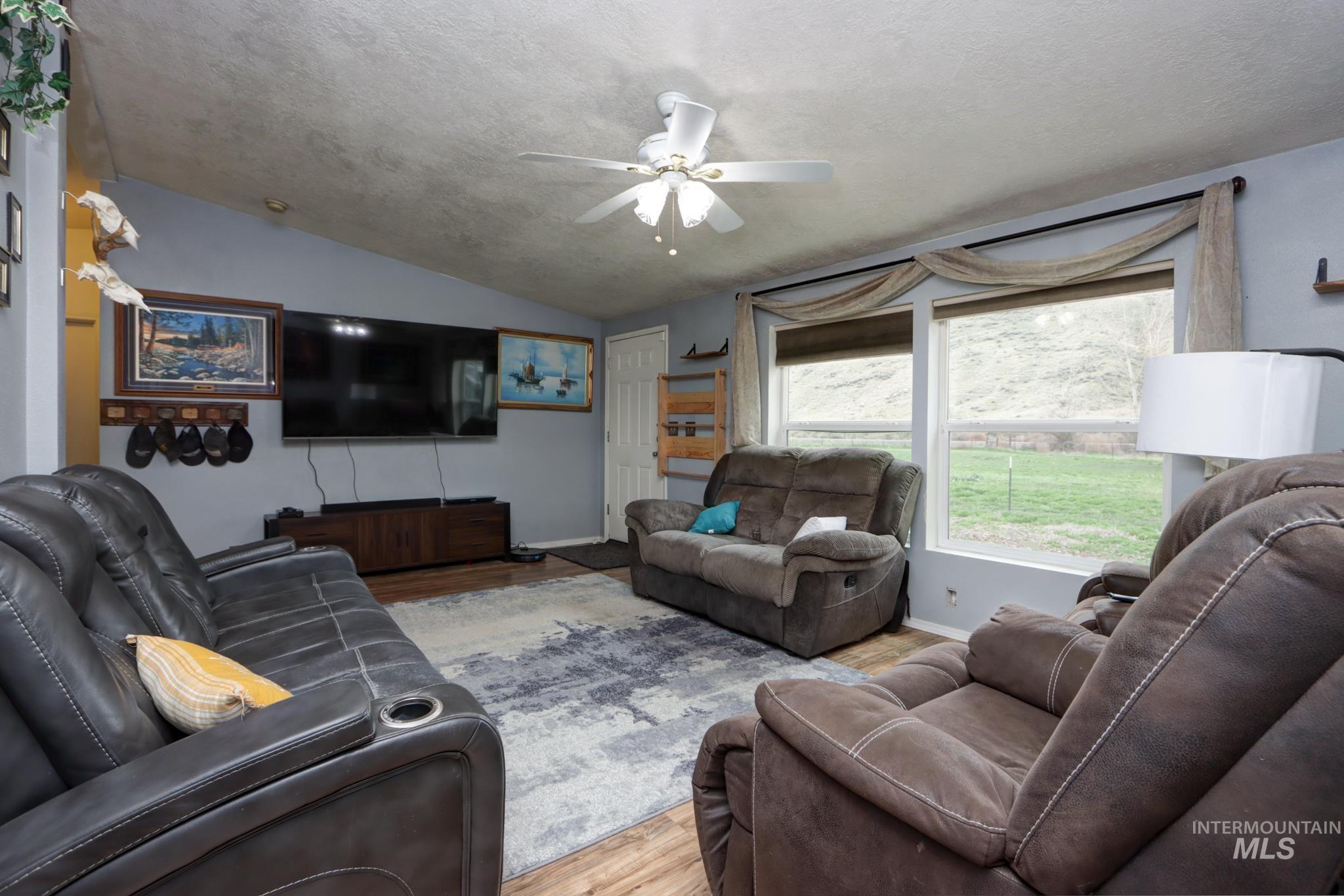 1583 Dustin Dr, Vale, Oregon 97918, 3 Bedrooms, 2 Bathrooms, Residential For Sale, Price $320,000, 98980074