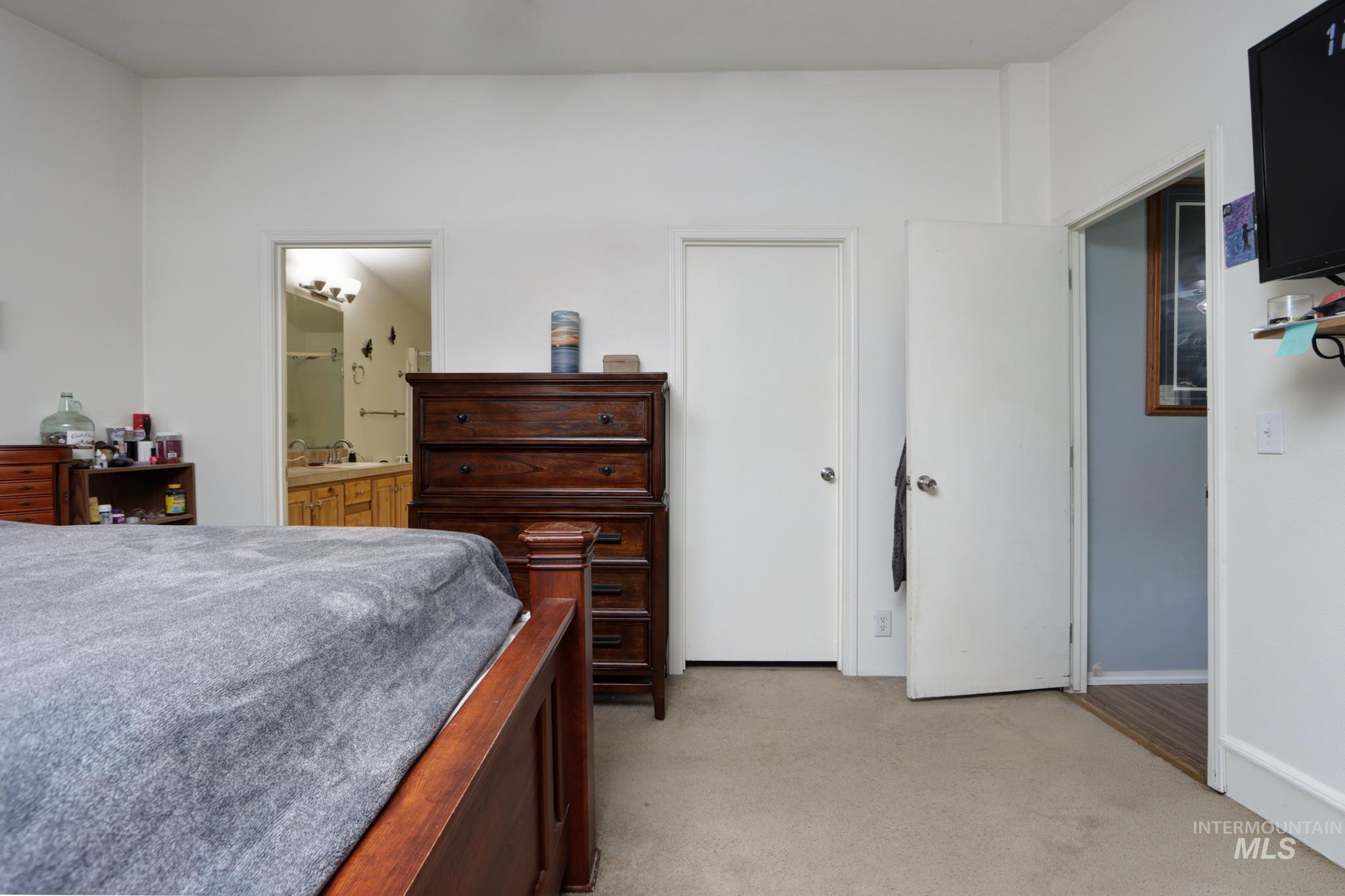 1583 Dustin Dr, Vale, Oregon 97918, 3 Bedrooms, 2 Bathrooms, Residential For Sale, Price $320,000, 98980074