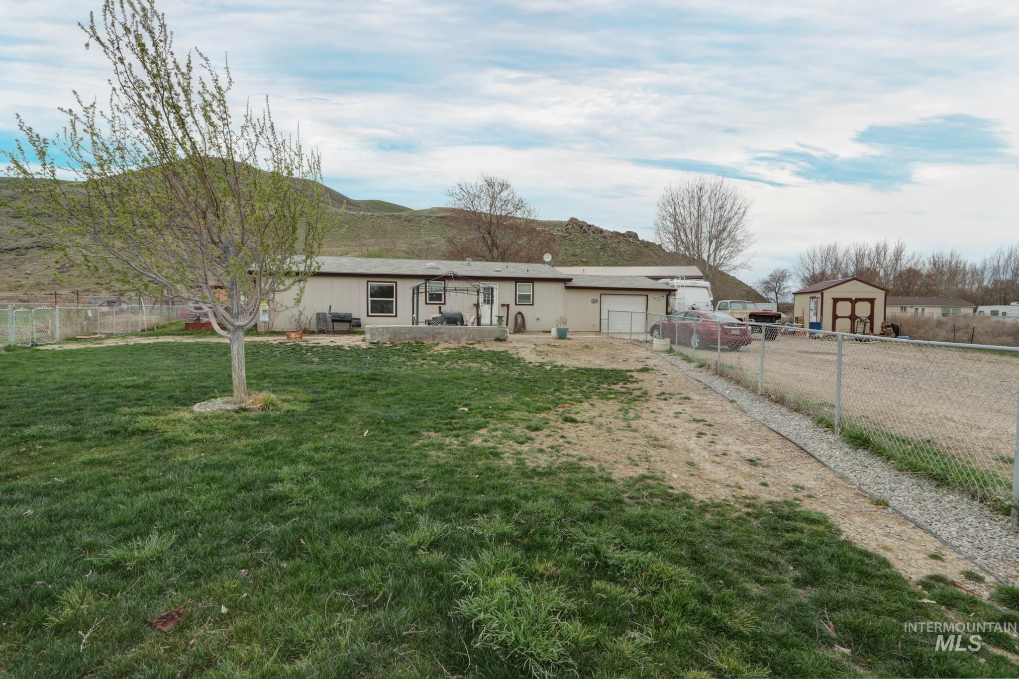 1583 Dustin Dr, Vale, Oregon 97918, 3 Bedrooms, 2 Bathrooms, Residential For Sale, Price $320,000, 98980074