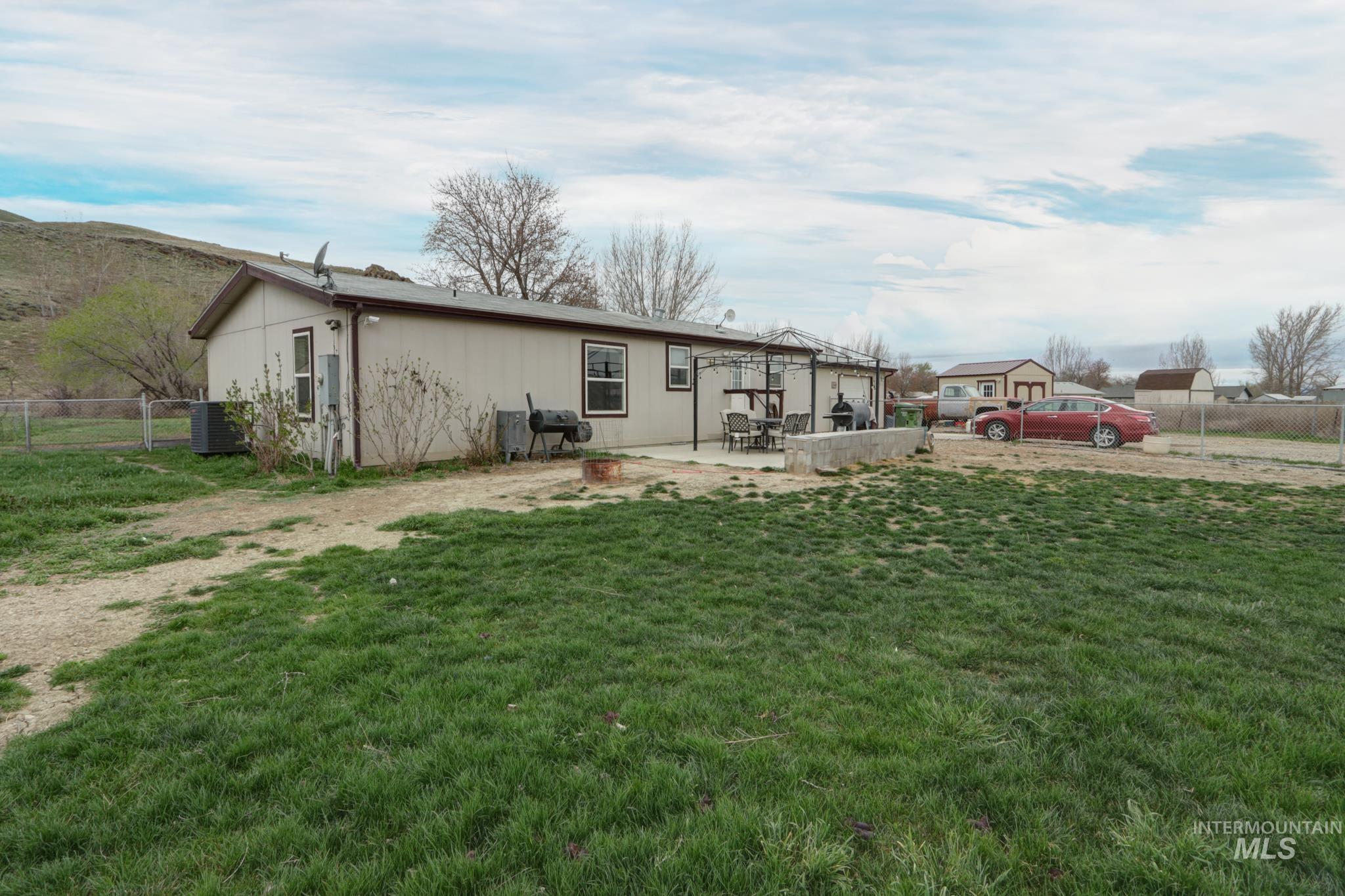 1583 Dustin Dr, Vale, Oregon 97918, 3 Bedrooms, 2 Bathrooms, Residential For Sale, Price $320,000, 98980074