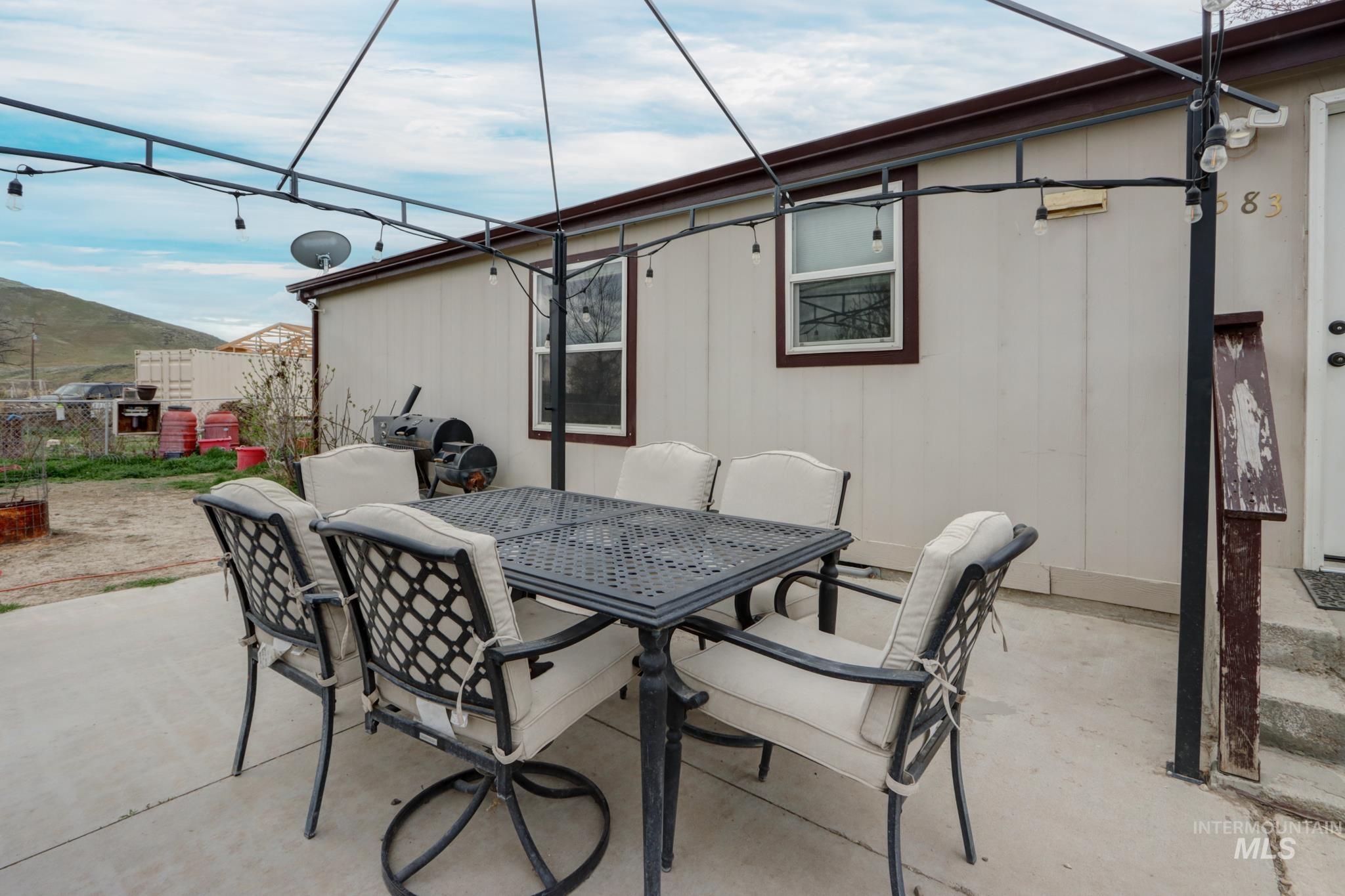 1583 Dustin Dr, Vale, Oregon 97918, 3 Bedrooms, 2 Bathrooms, Residential For Sale, Price $320,000, 98980074